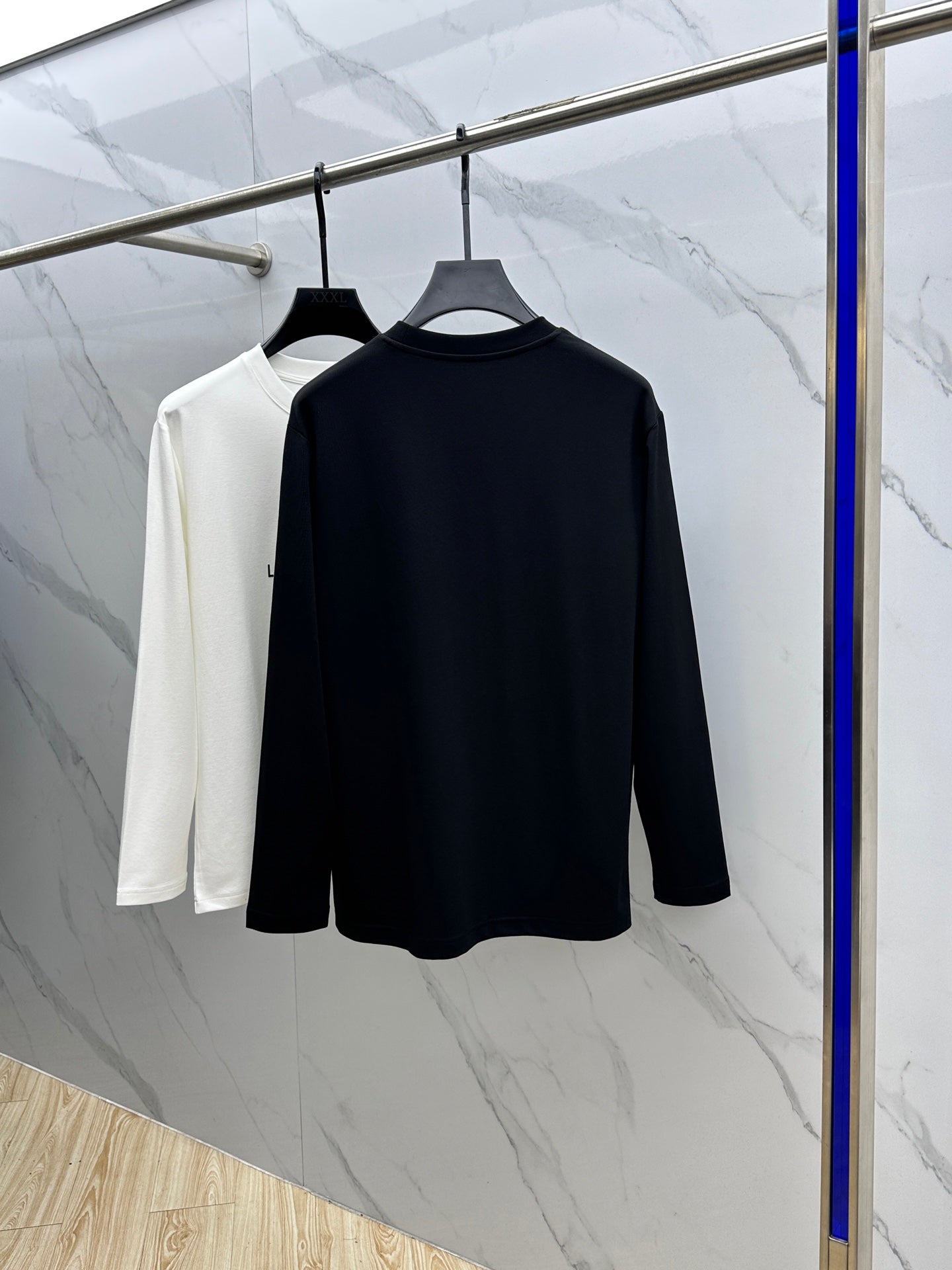Louis Vuitton 2025SS Men’s Long Sleeve Logo T-Shirt – Casual Luxury Streetwear, Near New Condition