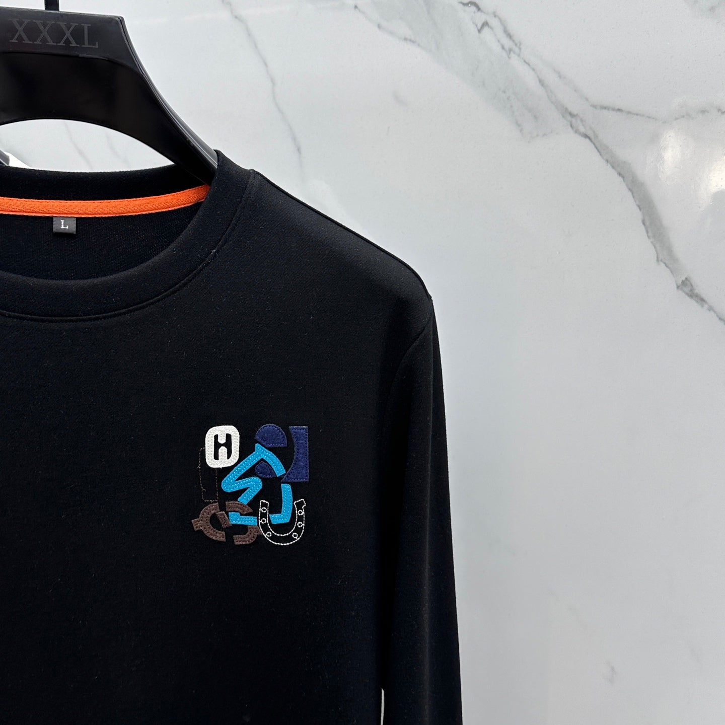 Pre-Owned Hermès Wool Crewneck Sweater – Like New Long-Sleeve Luxury Knit with Embroidery