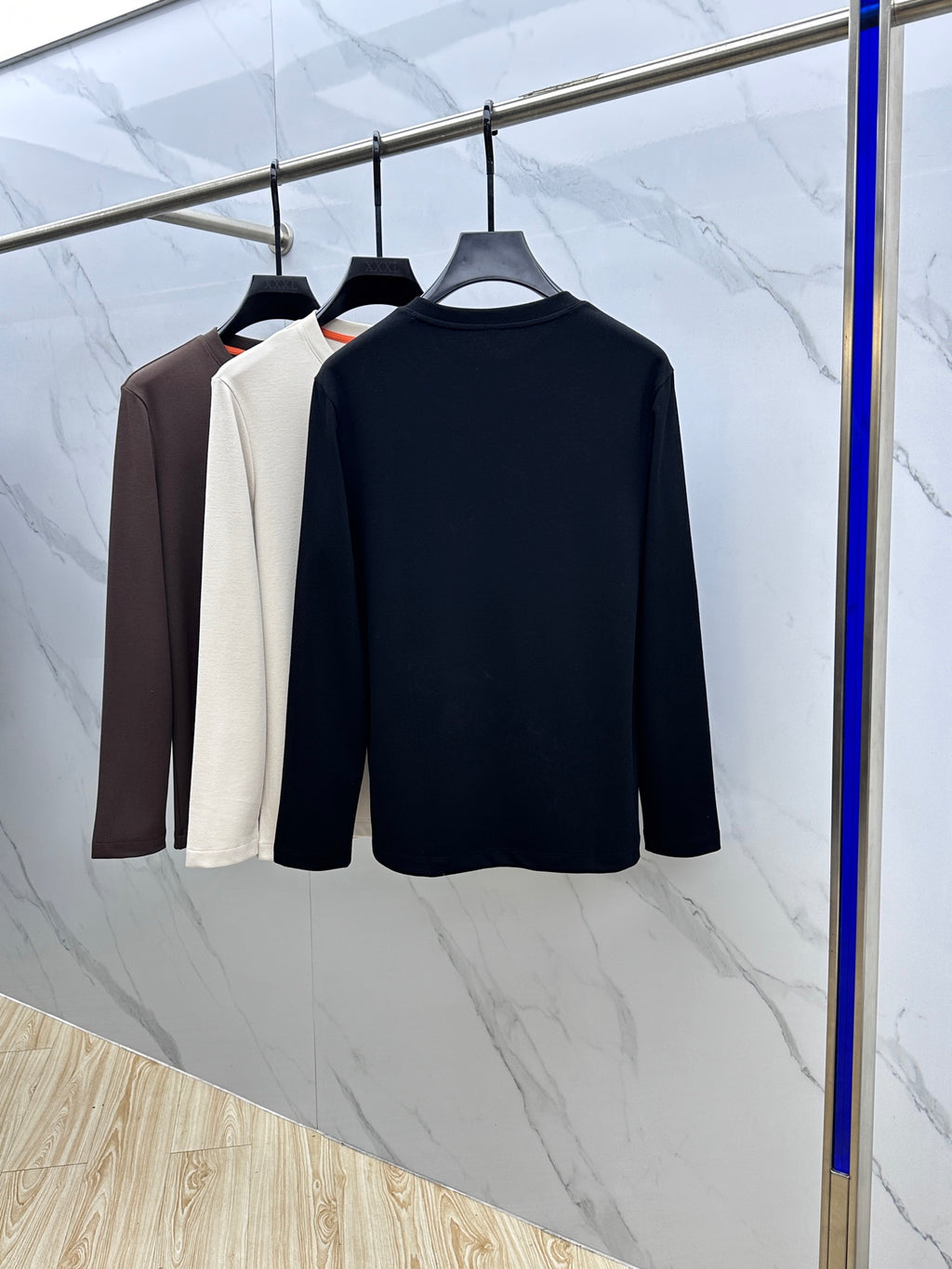 Pre-Owned Hermès Wool Crewneck Sweater – Like New Long-Sleeve Luxury Knit with Embroidery