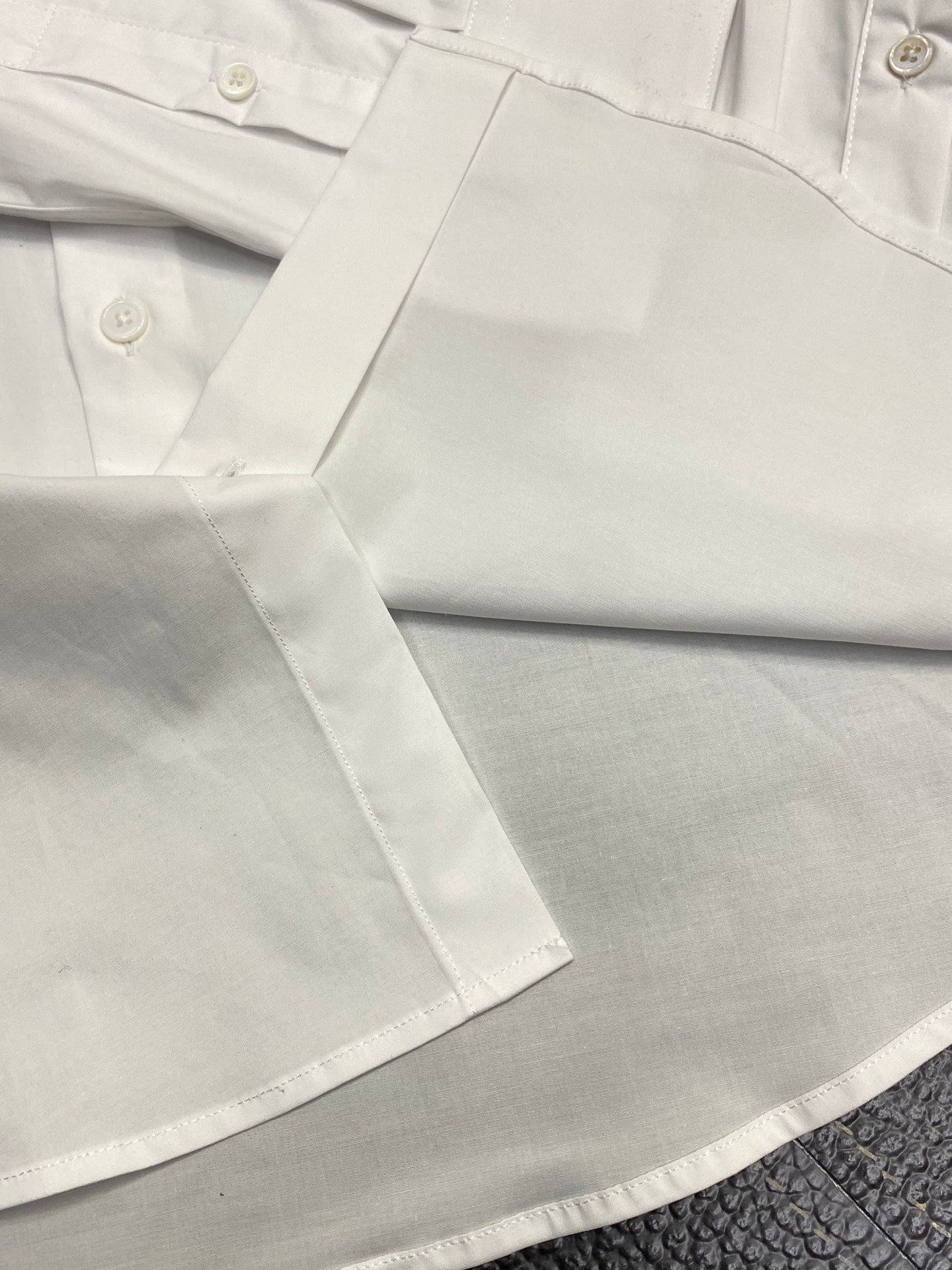 Pre-Owned Dior Men’s Embroidered Logo Long Sleeve Shirt – Luxury Business Casual, Like New