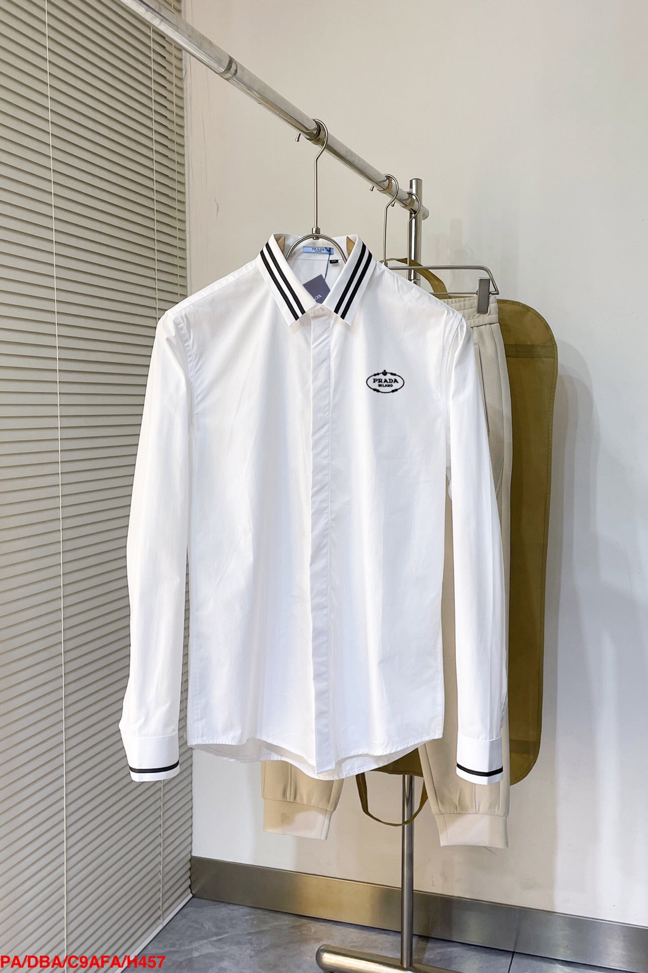 Pre-Owned Prada Long-Sleeve Shirt – Like New Classic Point Collar Luxury Essential