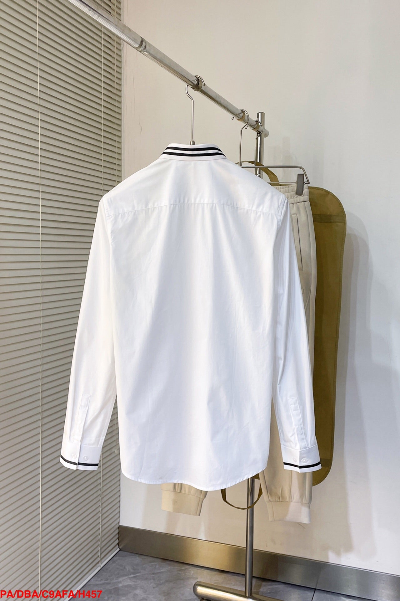 Pre-Owned Prada Long-Sleeve Shirt – Like New Classic Point Collar Luxury Essential