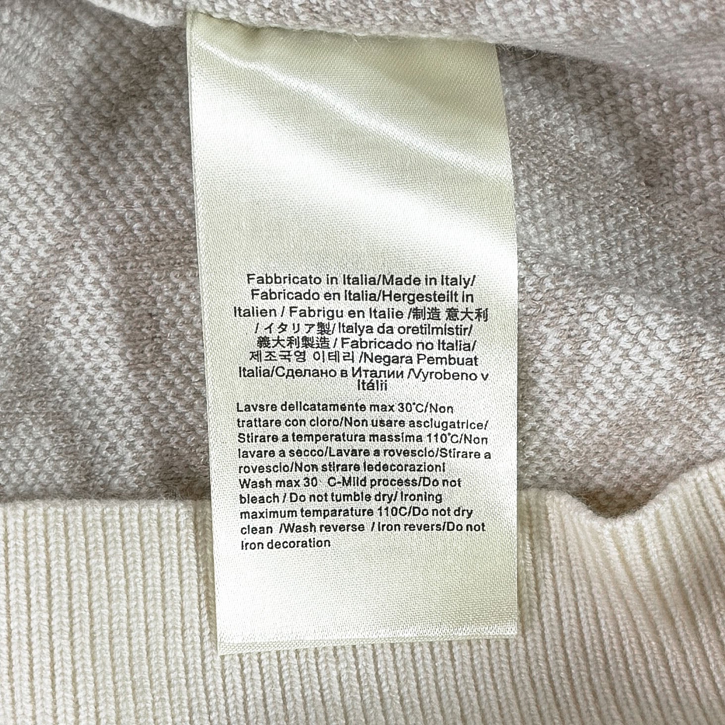 Pre-Owned Fendi Wool Knit Sweater – Like New FF Monogram Crewneck Luxury Knitwear
