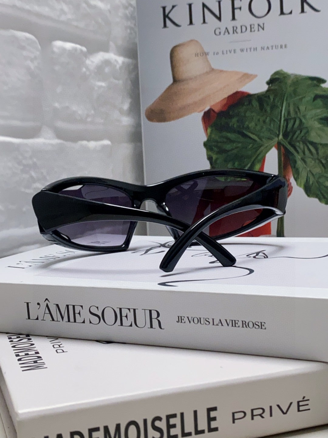 Pre-Owned Balenciaga Dynamo Rectangle Sunglasses – Authentic Luxury Eyewear