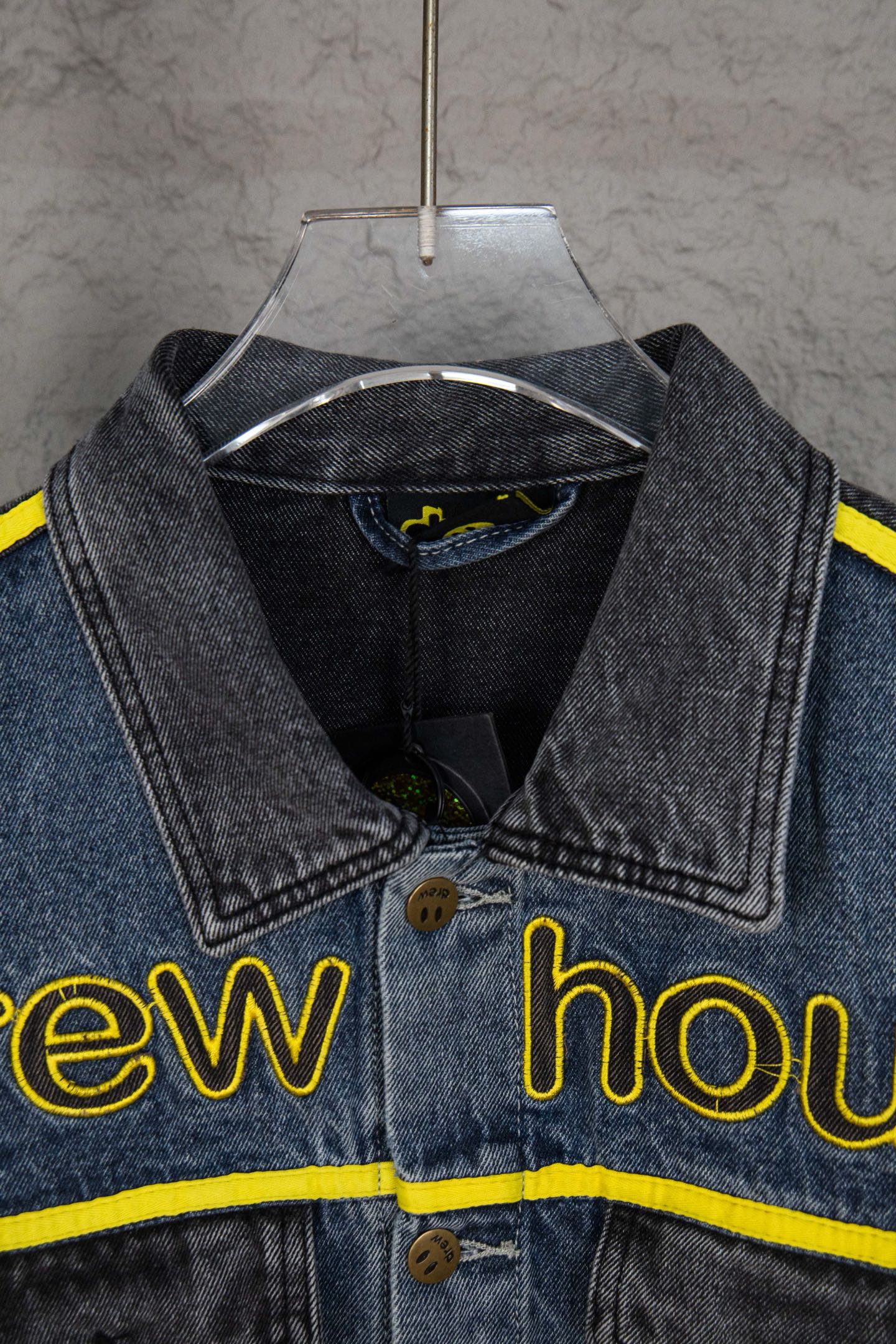 Luxury Vintage Collectible Denim Jacket – Iconic Smiley Patch, Bold Logo Embroidery, Rare Streetwear Edition