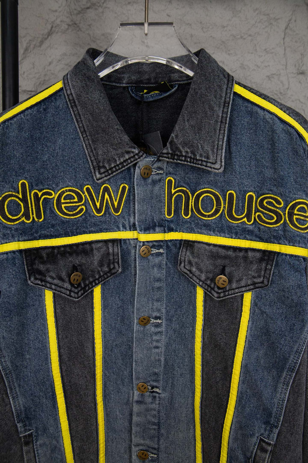 Luxury Vintage Collectible Denim Jacket – Iconic Smiley Patch, Bold Logo Embroidery, Rare Streetwear Edition