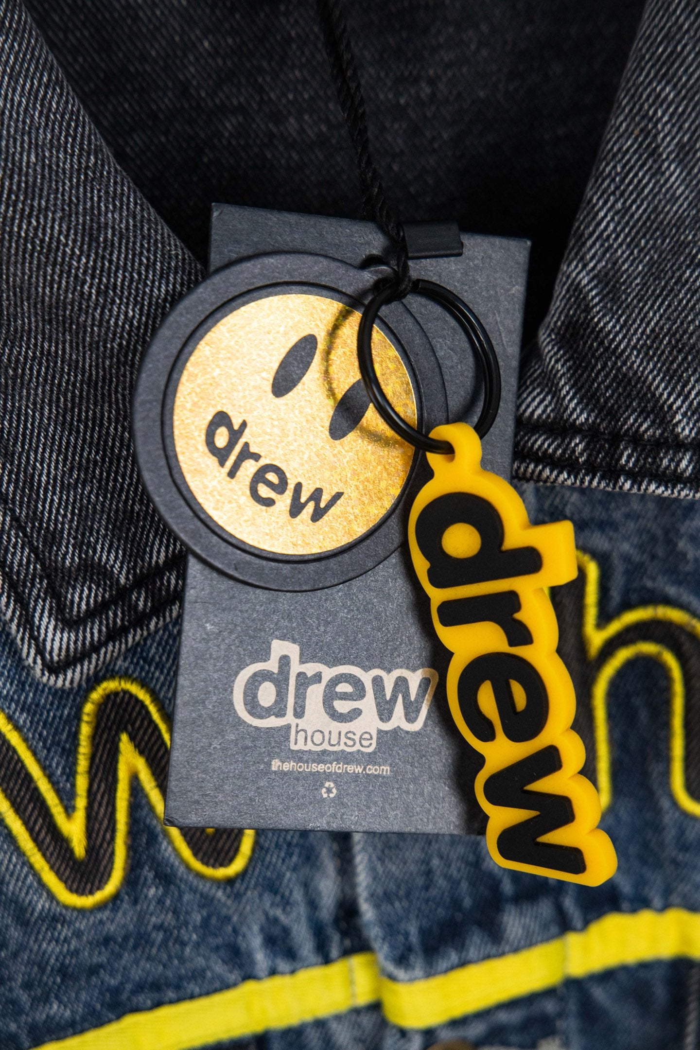 Luxury Vintage Collectible Denim Jacket – Iconic Smiley Patch, Bold Logo Embroidery, Rare Streetwear Edition