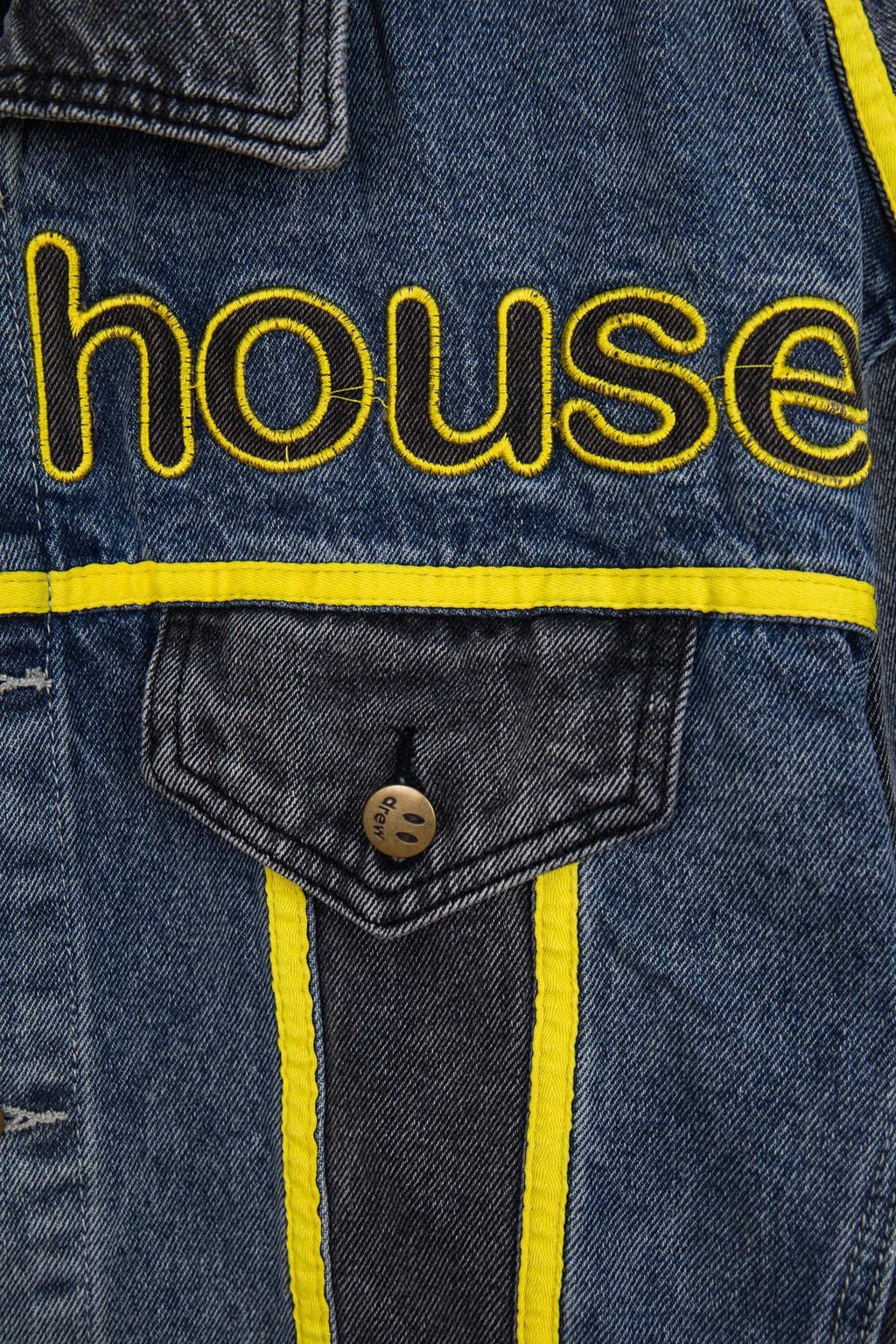 Luxury Vintage Collectible Denim Jacket – Iconic Smiley Patch, Bold Logo Embroidery, Rare Streetwear Edition