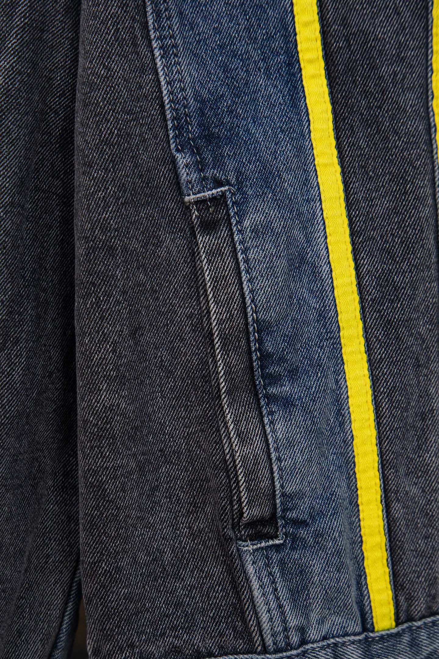 Luxury Vintage Collectible Denim Jacket – Iconic Smiley Patch, Bold Logo Embroidery, Rare Streetwear Edition