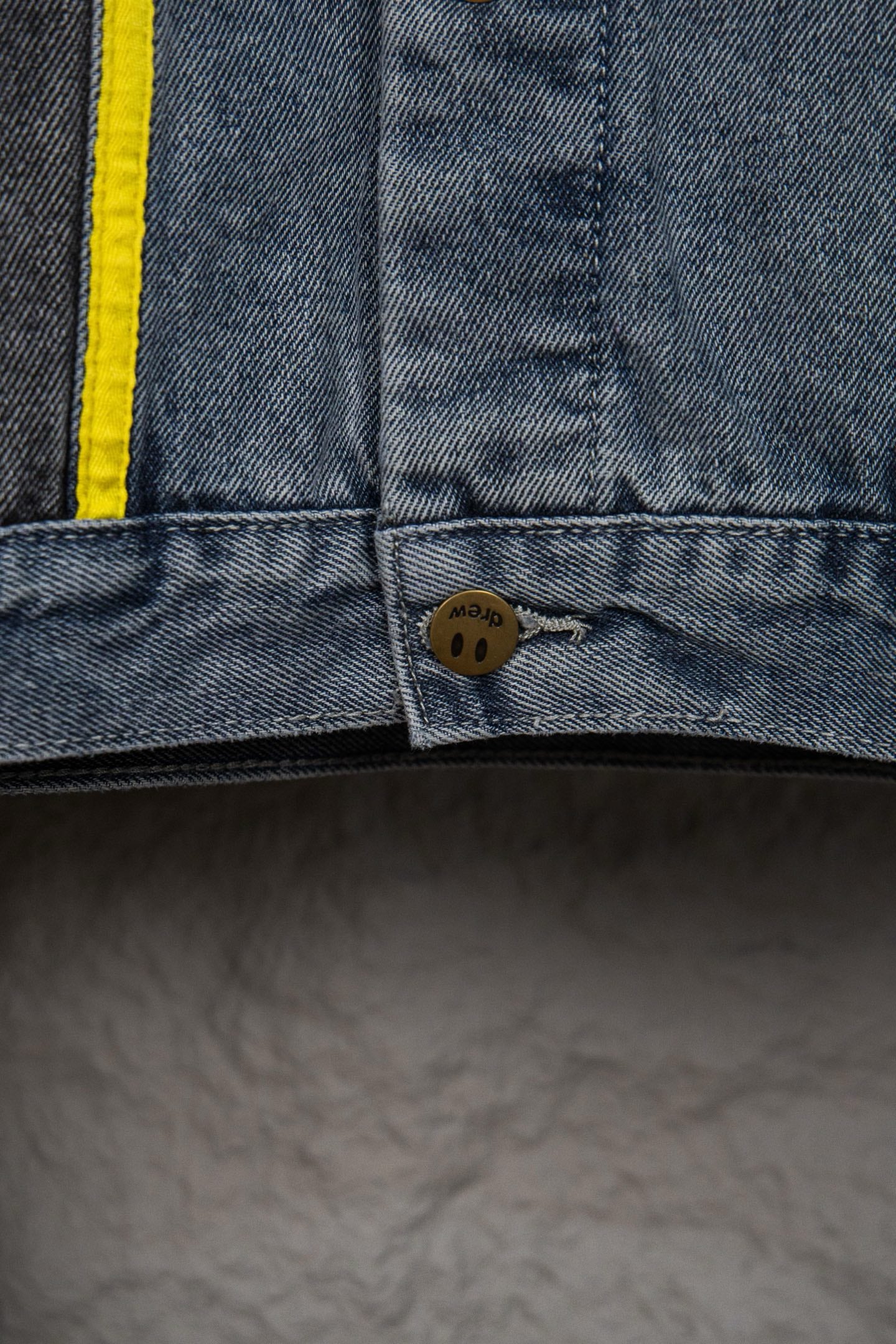 Luxury Vintage Collectible Denim Jacket – Iconic Smiley Patch, Bold Logo Embroidery, Rare Streetwear Edition