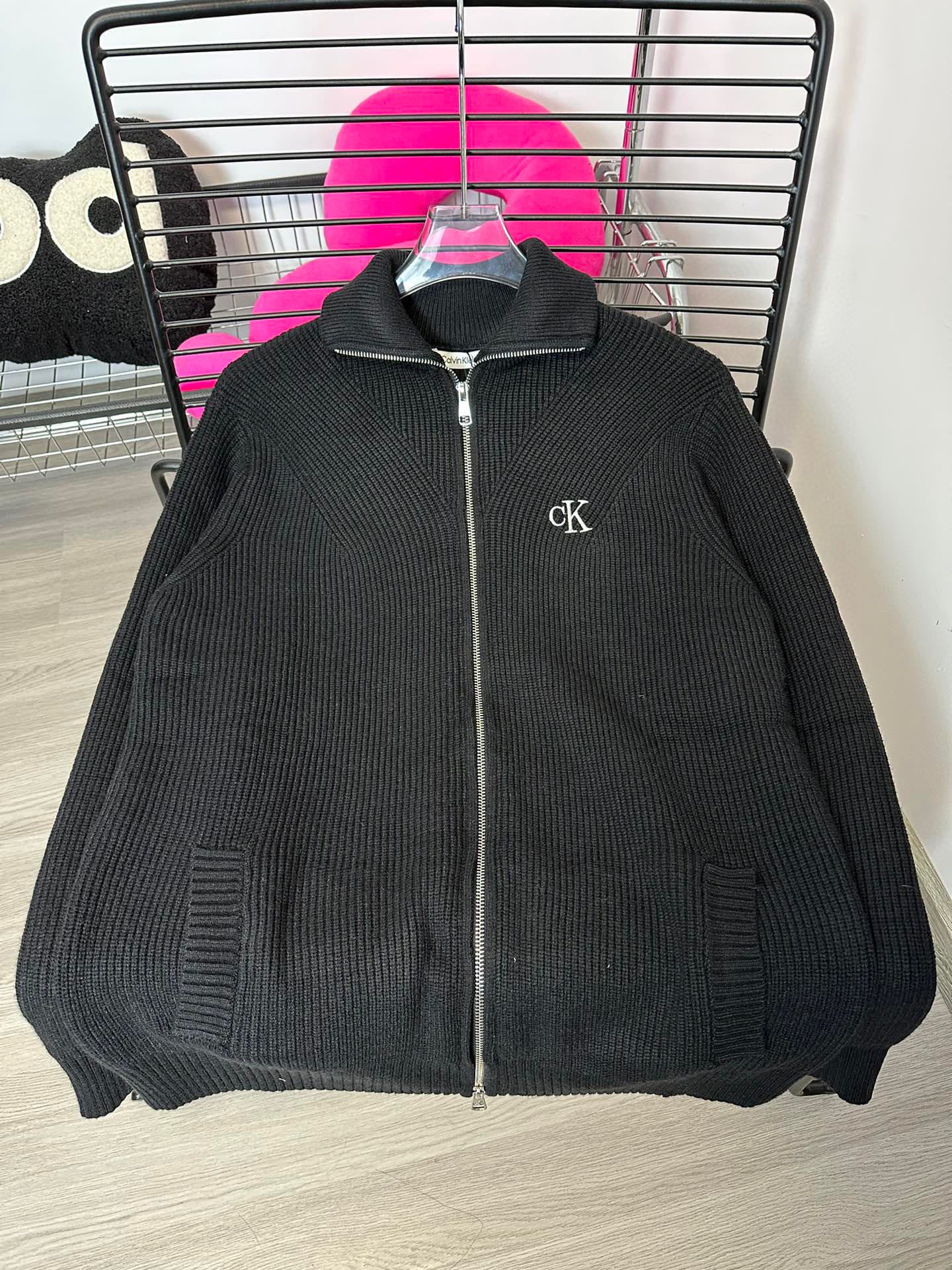Calvin Klein CK Embroidered Logo Knit Jacket – Stand Collar Zipper Cardigan, Near New, Rare Exclusive