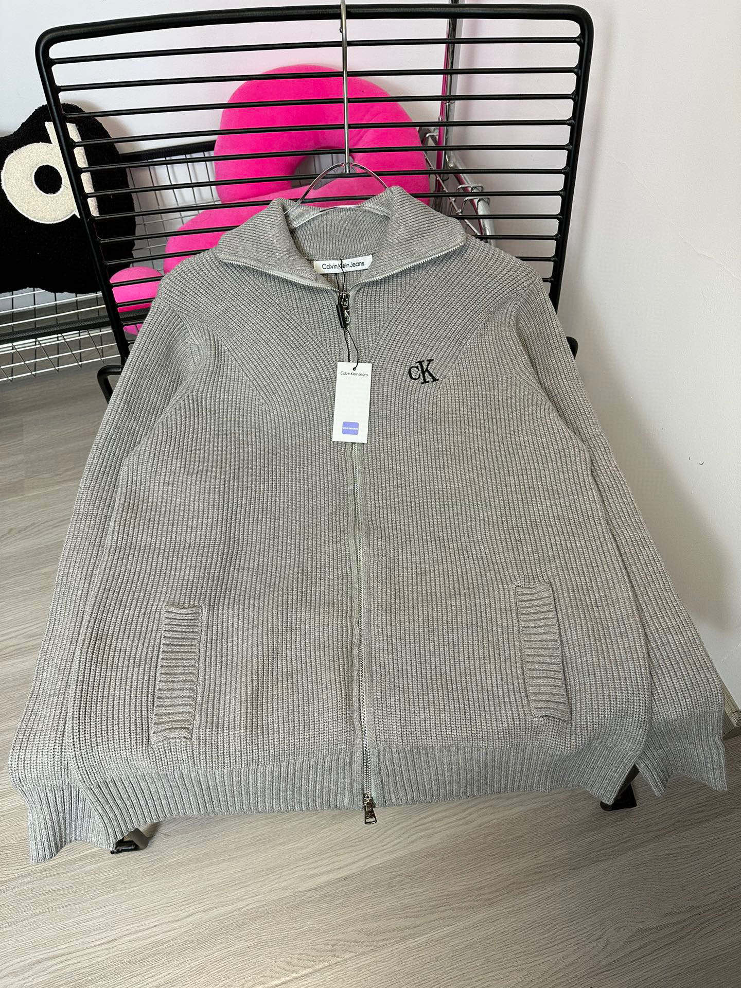 Calvin Klein CK Embroidered Logo Knit Jacket – Stand Collar Zipper Cardigan, Near New, Rare Exclusive