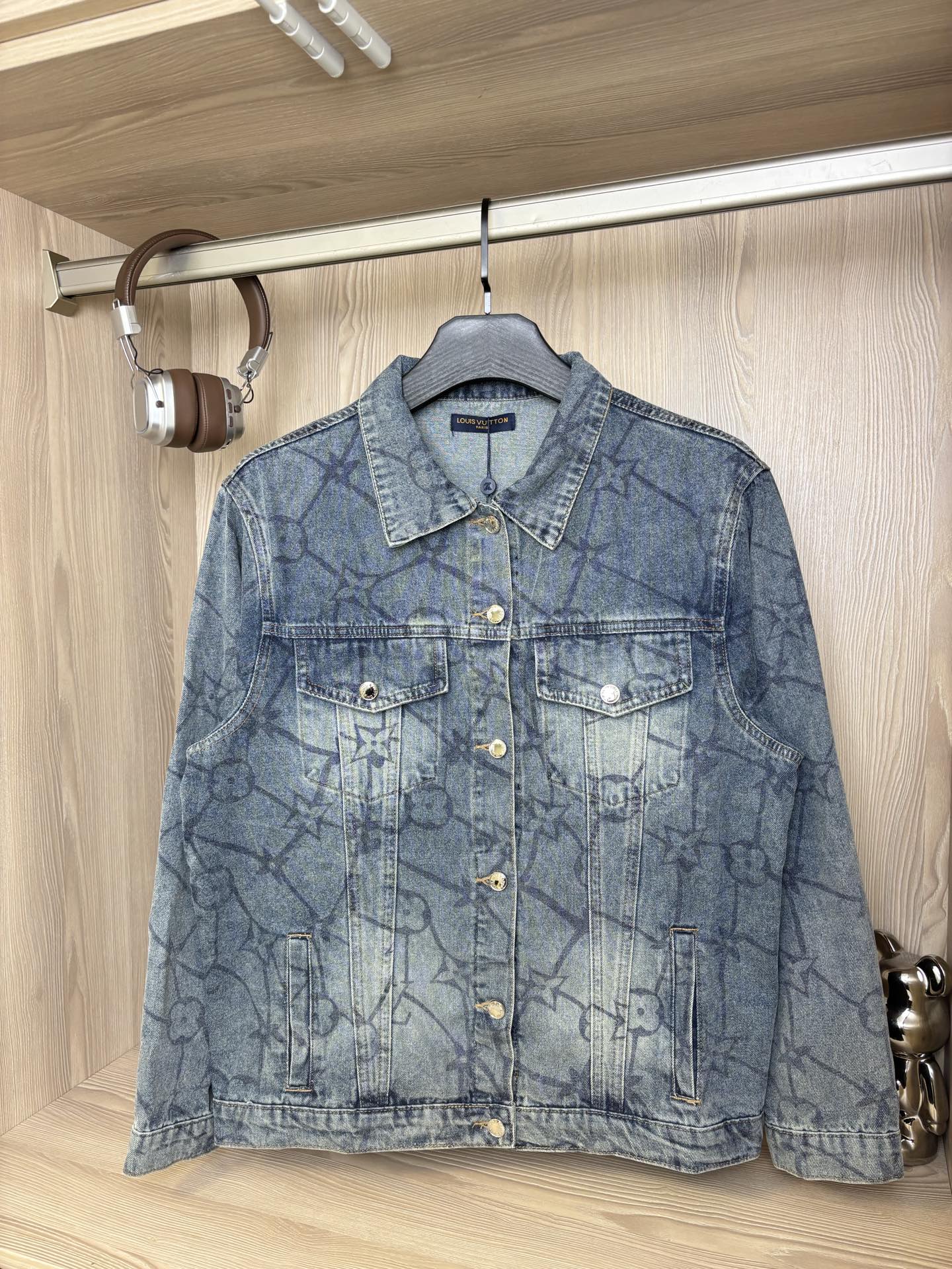 Pre-Owned LV Vintage Washed Denim Jacket – Classic Embroidery, Rare Collectible Piece