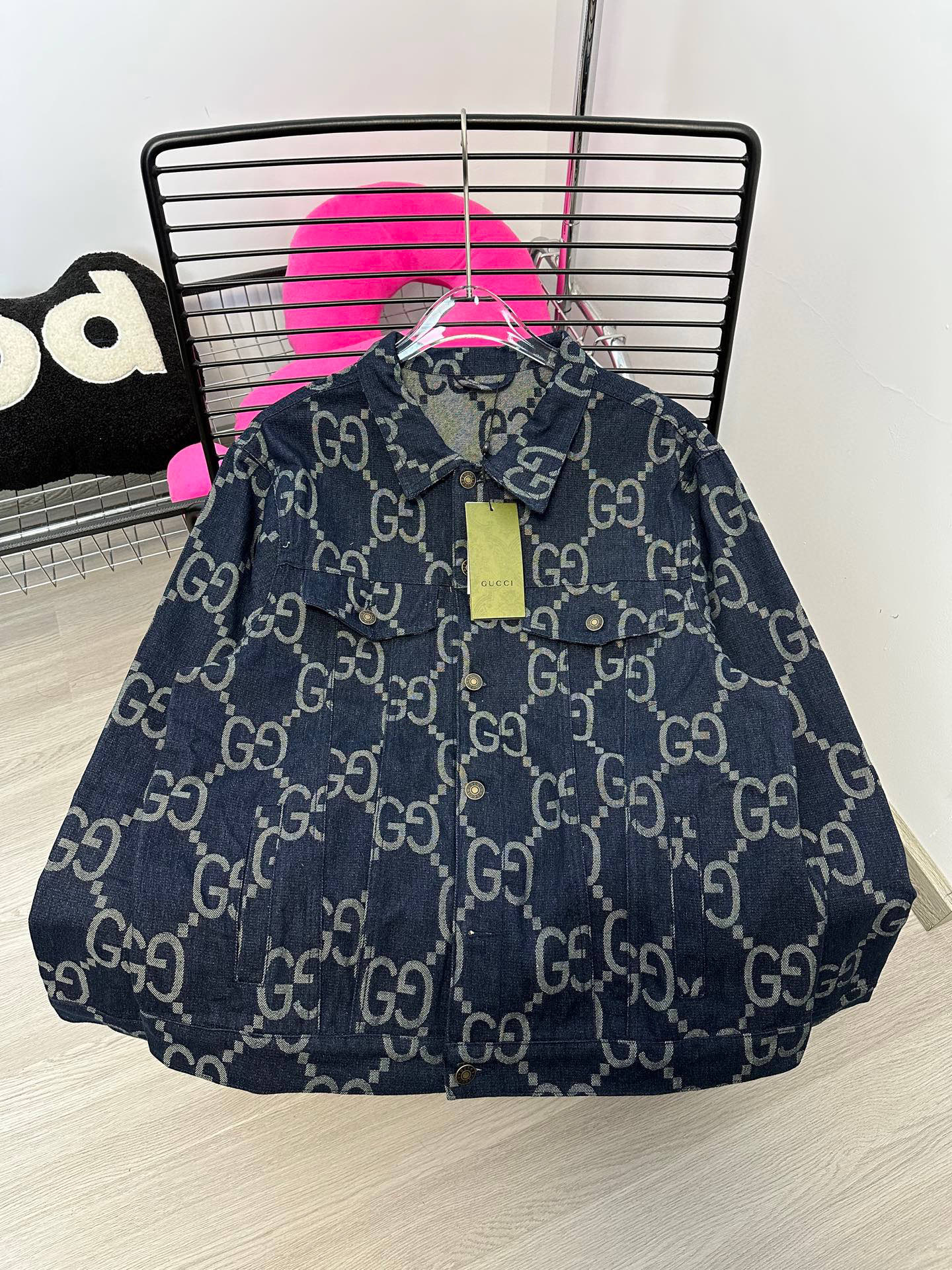 Pre-Owned Gucci GG Monogram Denim Jacket – Vintage Jacquard Logo Pattern, Timeless Statement Piece