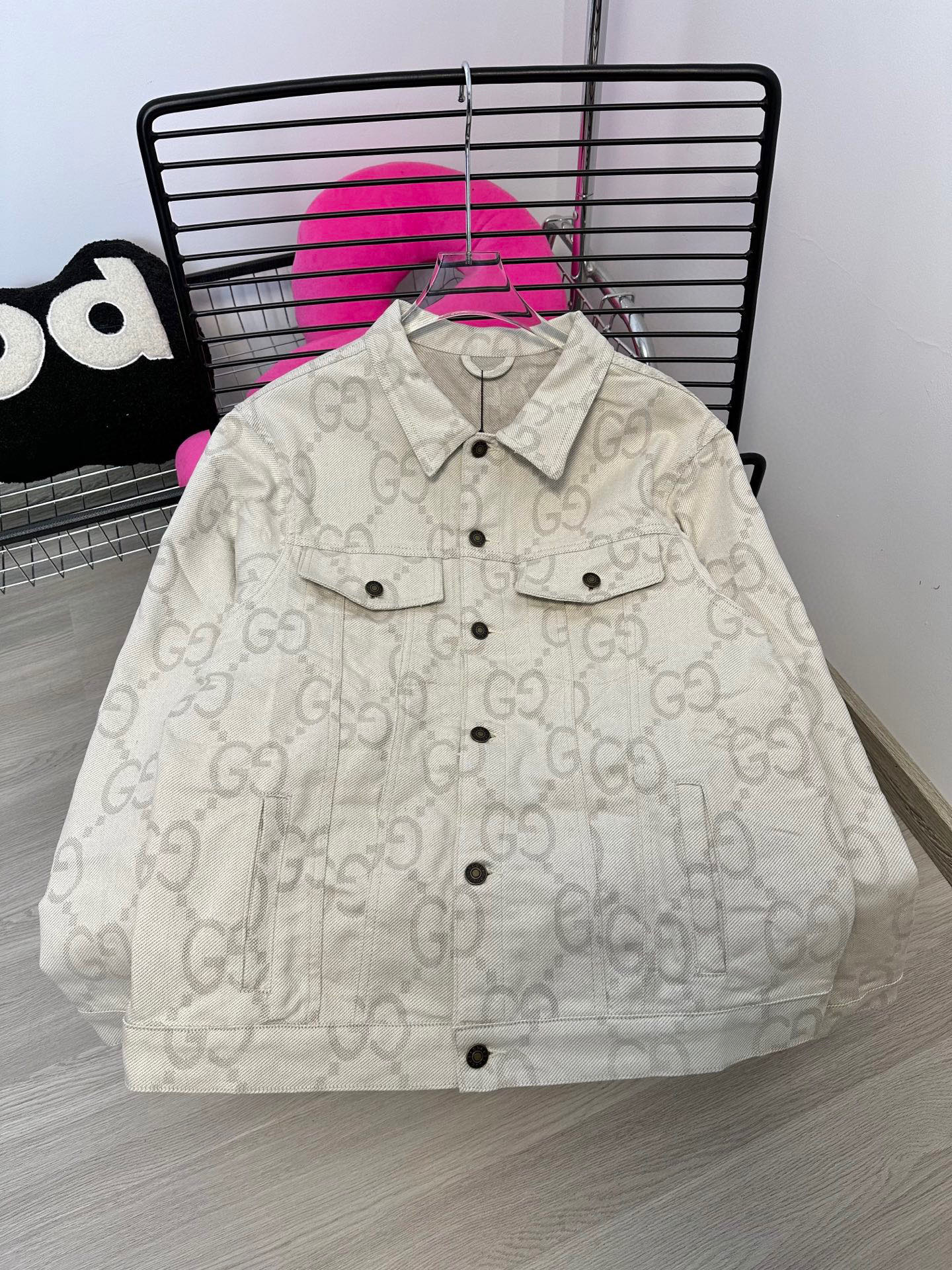 Pre-Owned Gucci GG Monogram Denim Jacket – Vintage Jacquard Logo Pattern, Timeless Statement Piece