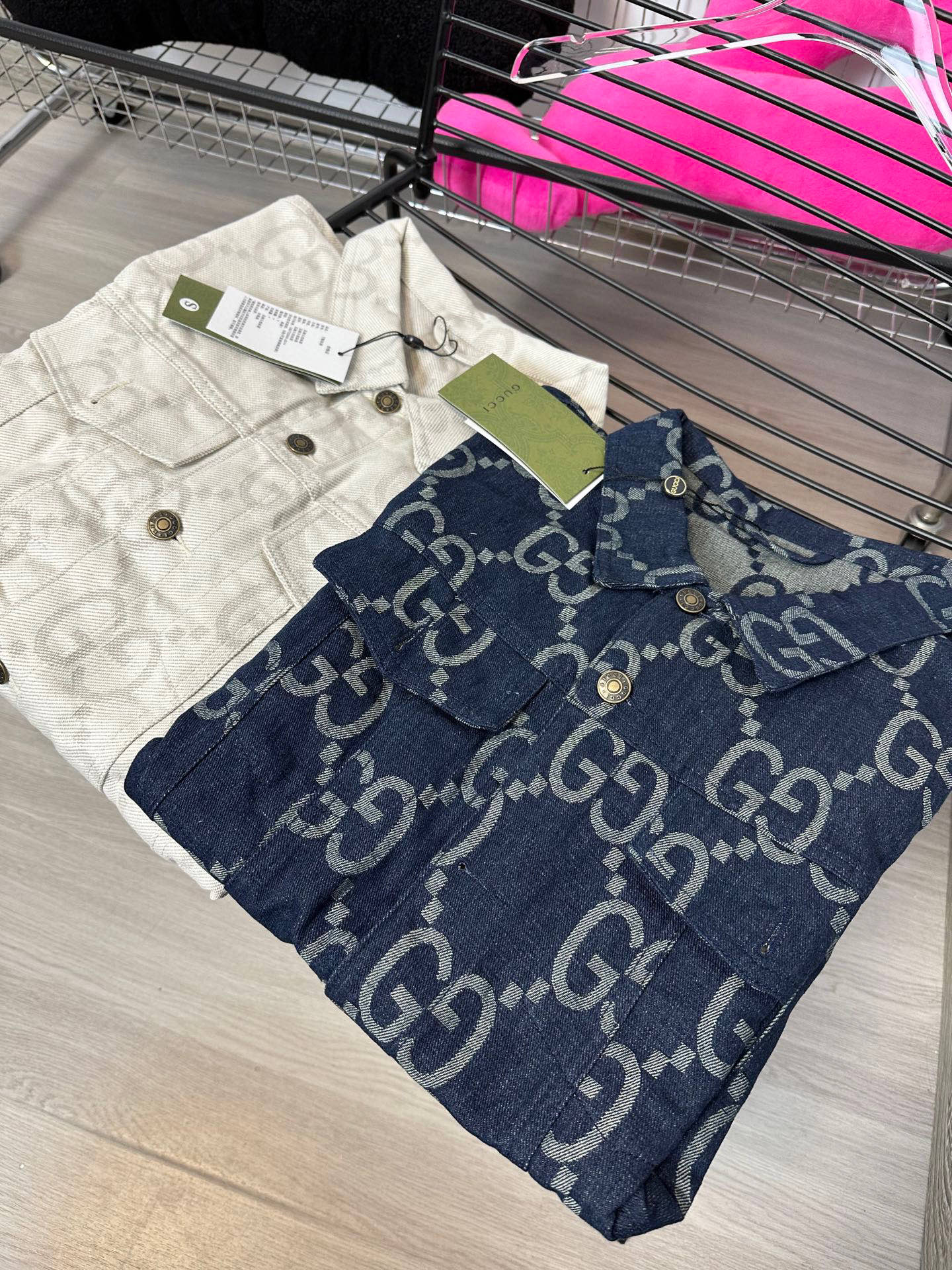 Pre-Owned Gucci GG Monogram Denim Jacket – Vintage Jacquard Logo Pattern, Timeless Statement Piece