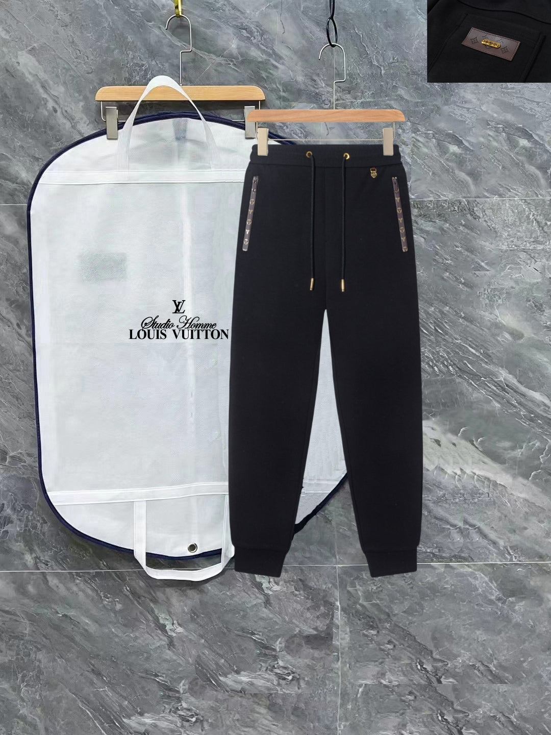 Pre-Owned Louis Vuitton Casual Sweatpants – Black Drawstring Logo Patch, Versatile Streetwear Luxury