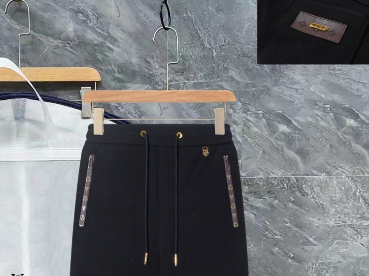 Pre-Owned Louis Vuitton Casual Sweatpants – Black Drawstring Logo Patch, Versatile Streetwear Luxury