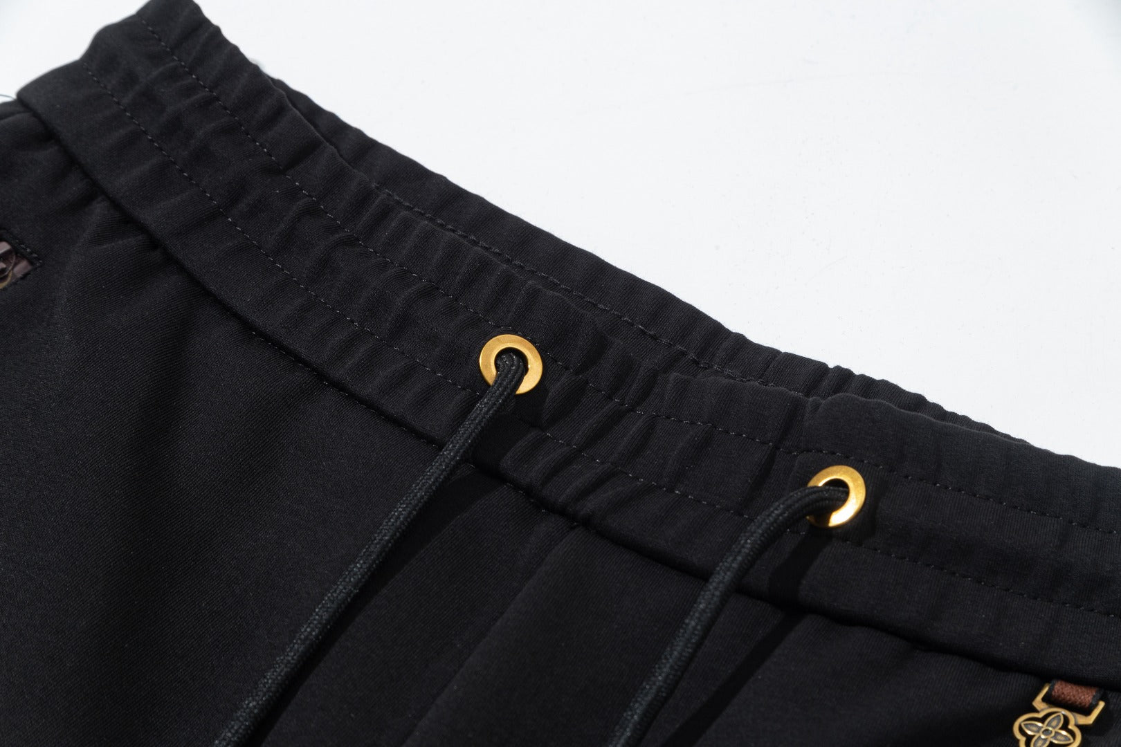Pre-Owned Louis Vuitton Casual Sweatpants – Black Drawstring Logo Patch, Versatile Streetwear Luxury