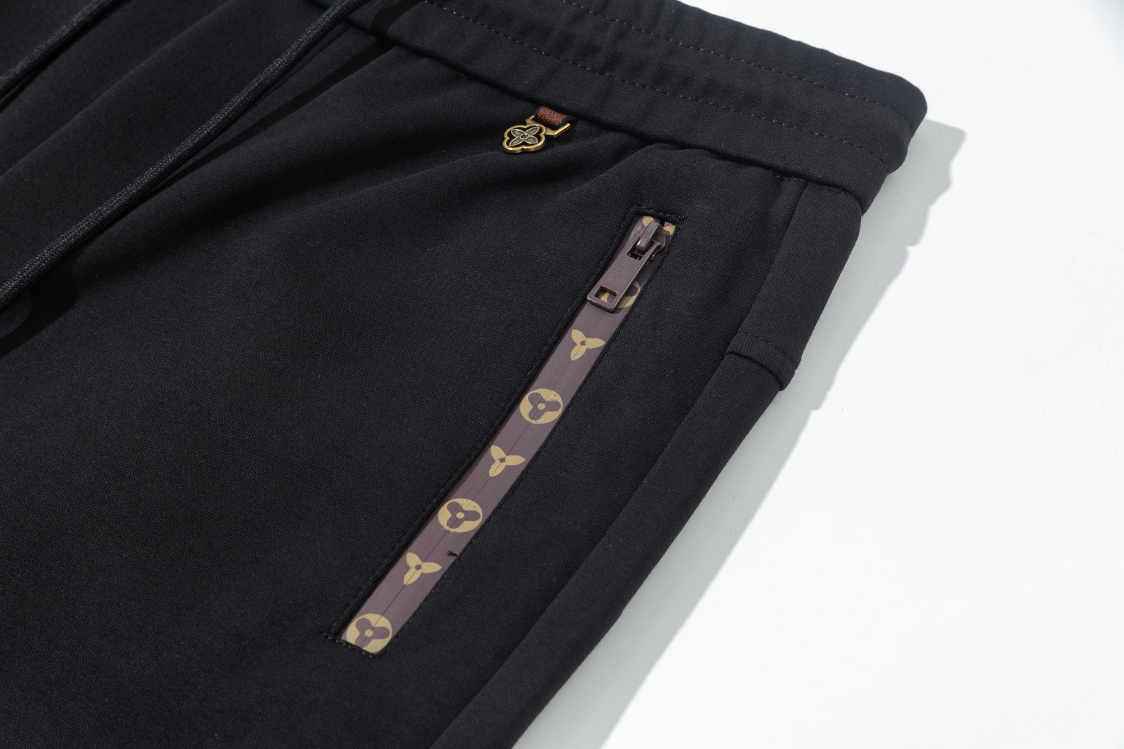 Pre-Owned Louis Vuitton Casual Sweatpants – Black Drawstring Logo Patch, Versatile Streetwear Luxury