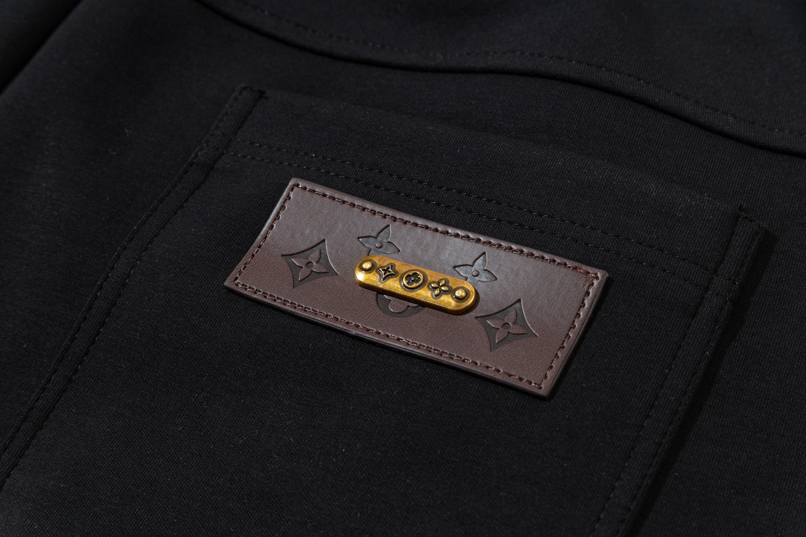 Pre-Owned Louis Vuitton Casual Sweatpants – Black Drawstring Logo Patch, Versatile Streetwear Luxury