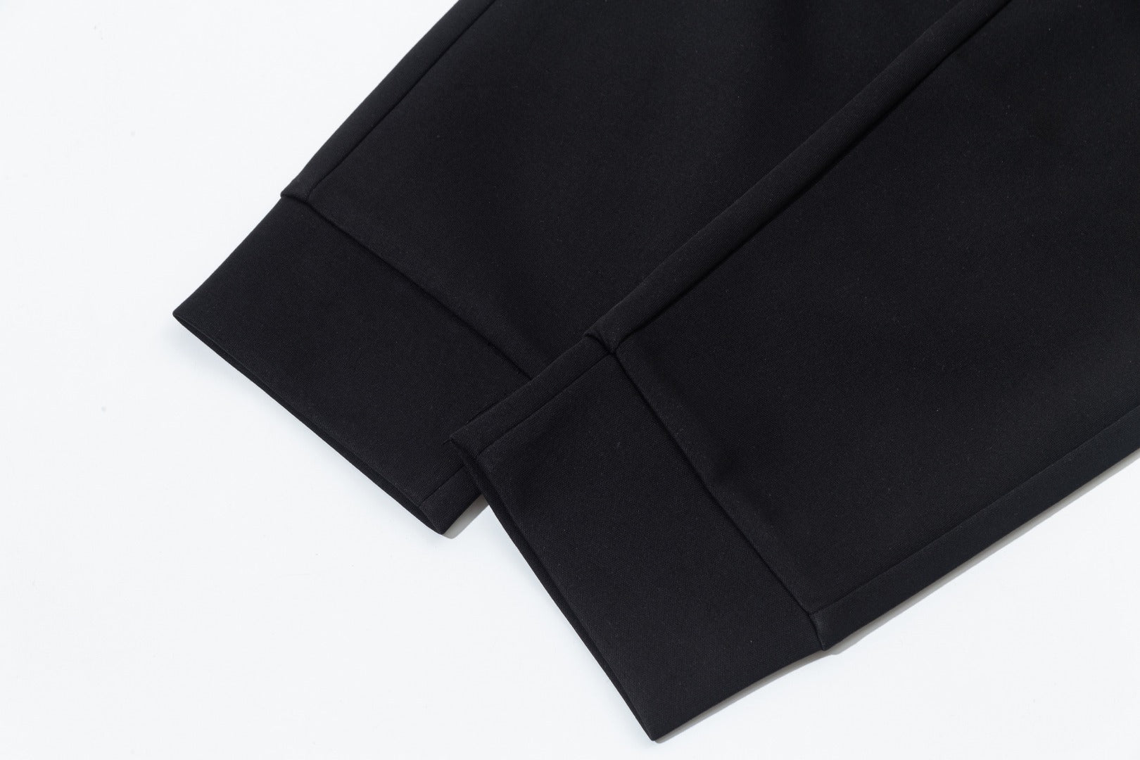 Pre-Owned Louis Vuitton Casual Sweatpants – Black Drawstring Logo Patch, Versatile Streetwear Luxury