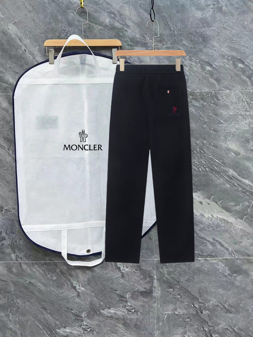 Pre-Owned Moncler Casual Sweatpants – Black Drawstring Logo Detail, Premium Athleisur