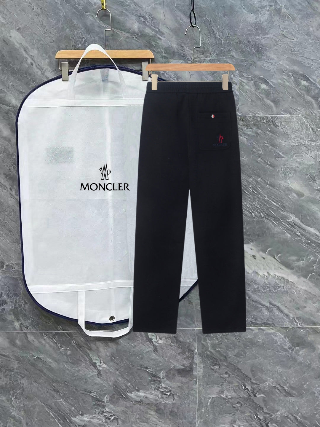 Pre-Owned Moncler Casual Sweatpants – Black Drawstring Logo Detail, Premium Athleisur