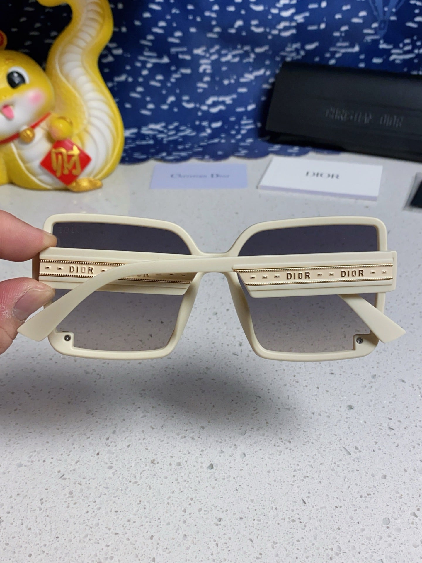 Pre-Owned Dior Frameless Square Sunglasses – Elegant Cream & Gold Accent