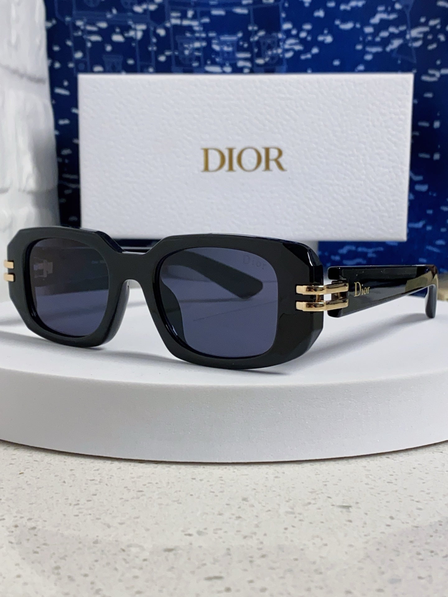 Gucci GG1512SK Square Sunglasses | Pre-Loved, Statement Acetate