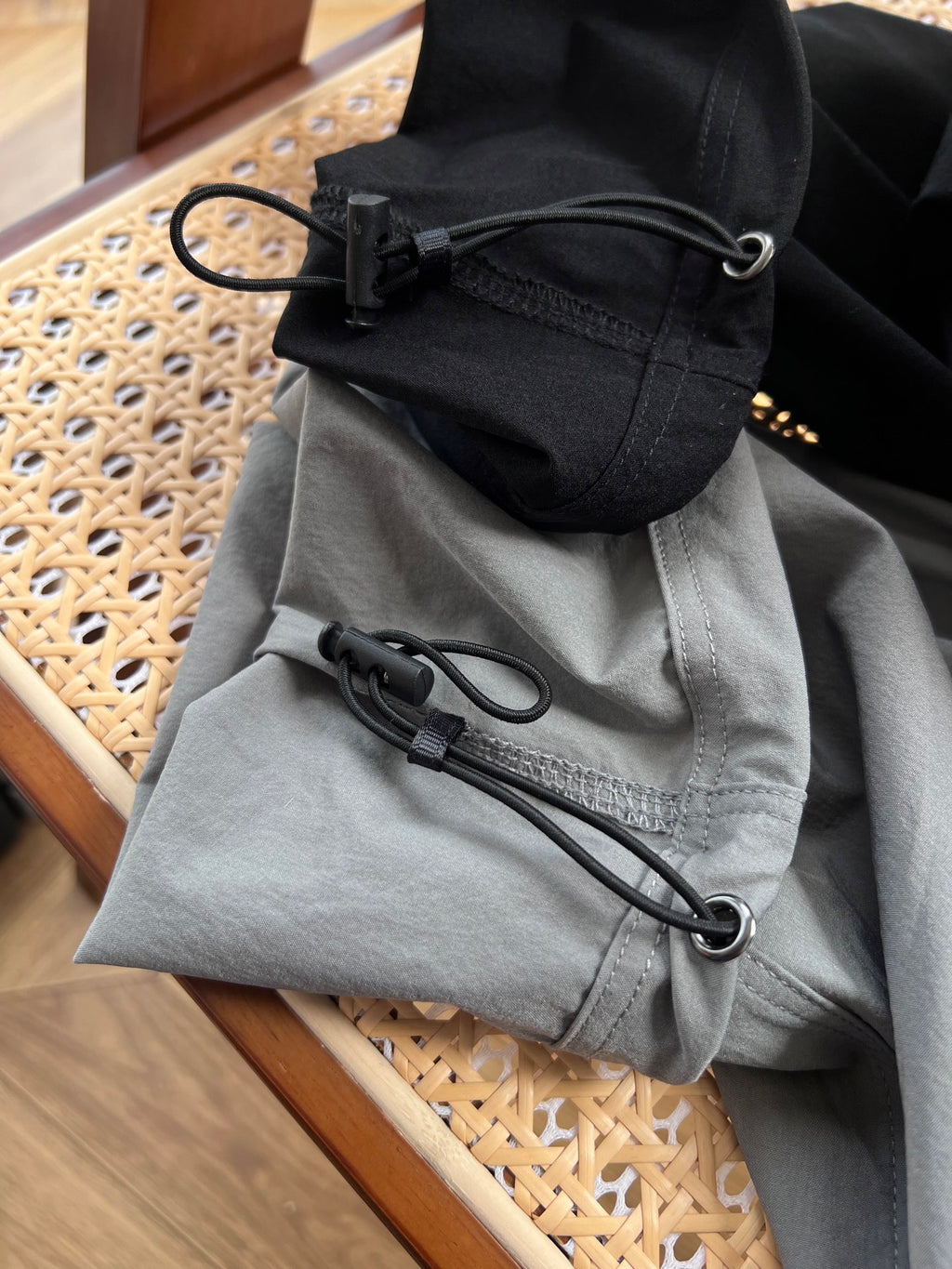 Pre-Owned Alo Conquer React Nylon Joggers – Quick-Dry Performance Pants, Streamlined Fit, Like New