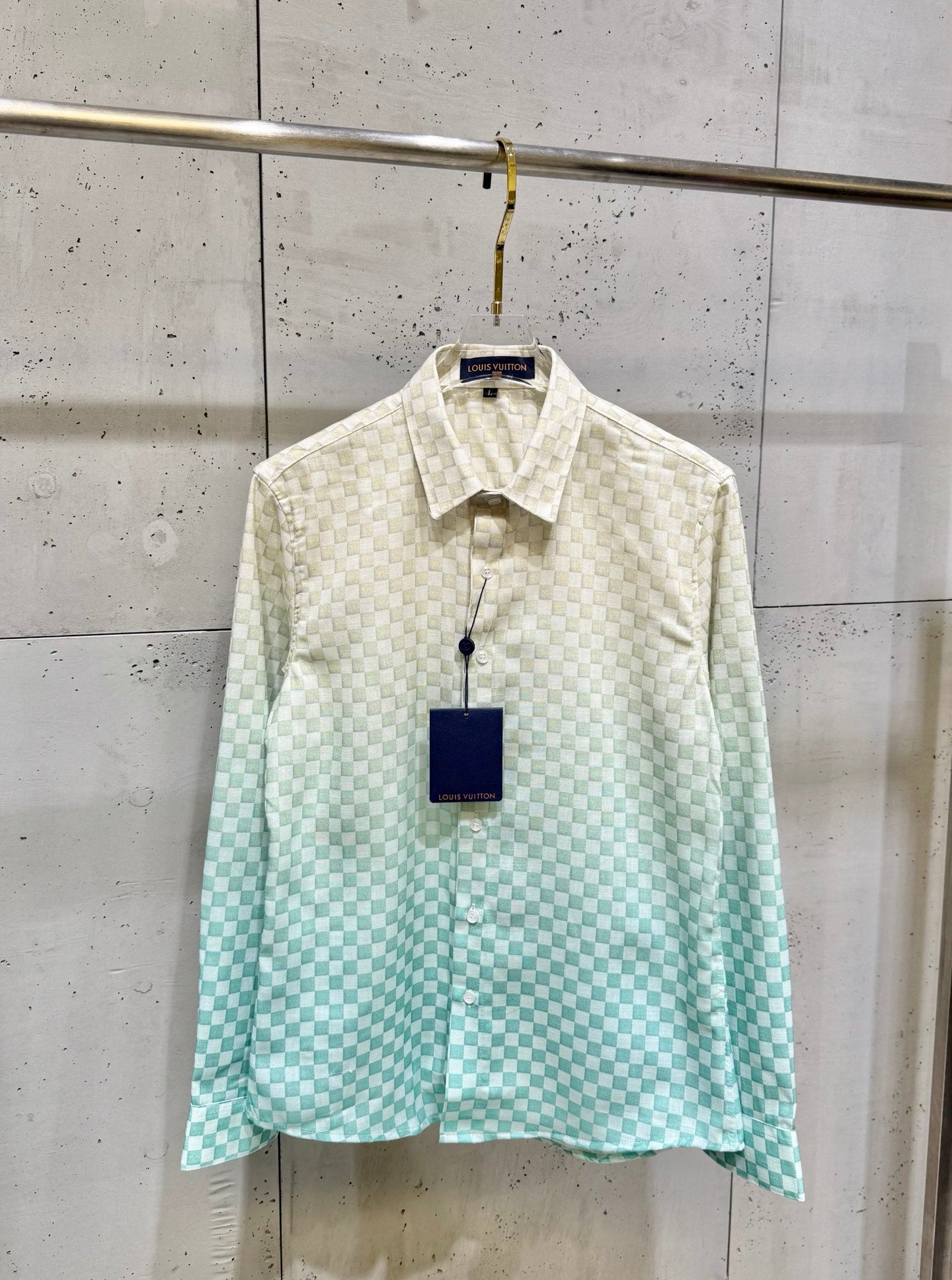 Pre-Owned LV Gradient Mosaic Shirt – Luxury Long-Sleeve Button-Up, Premium Fabric, Unisex
