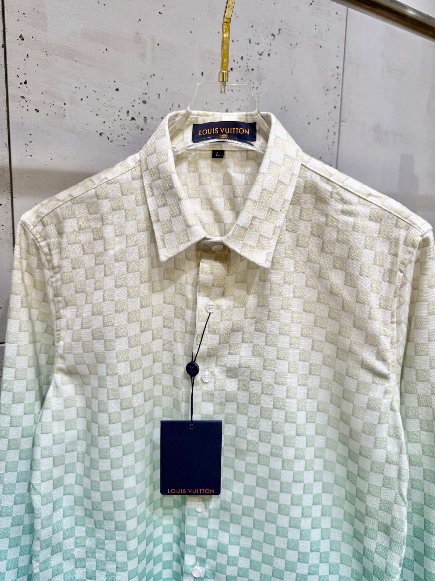 Pre-Owned LV Gradient Mosaic Shirt – Luxury Long-Sleeve Button-Up, Premium Fabric, Unisex