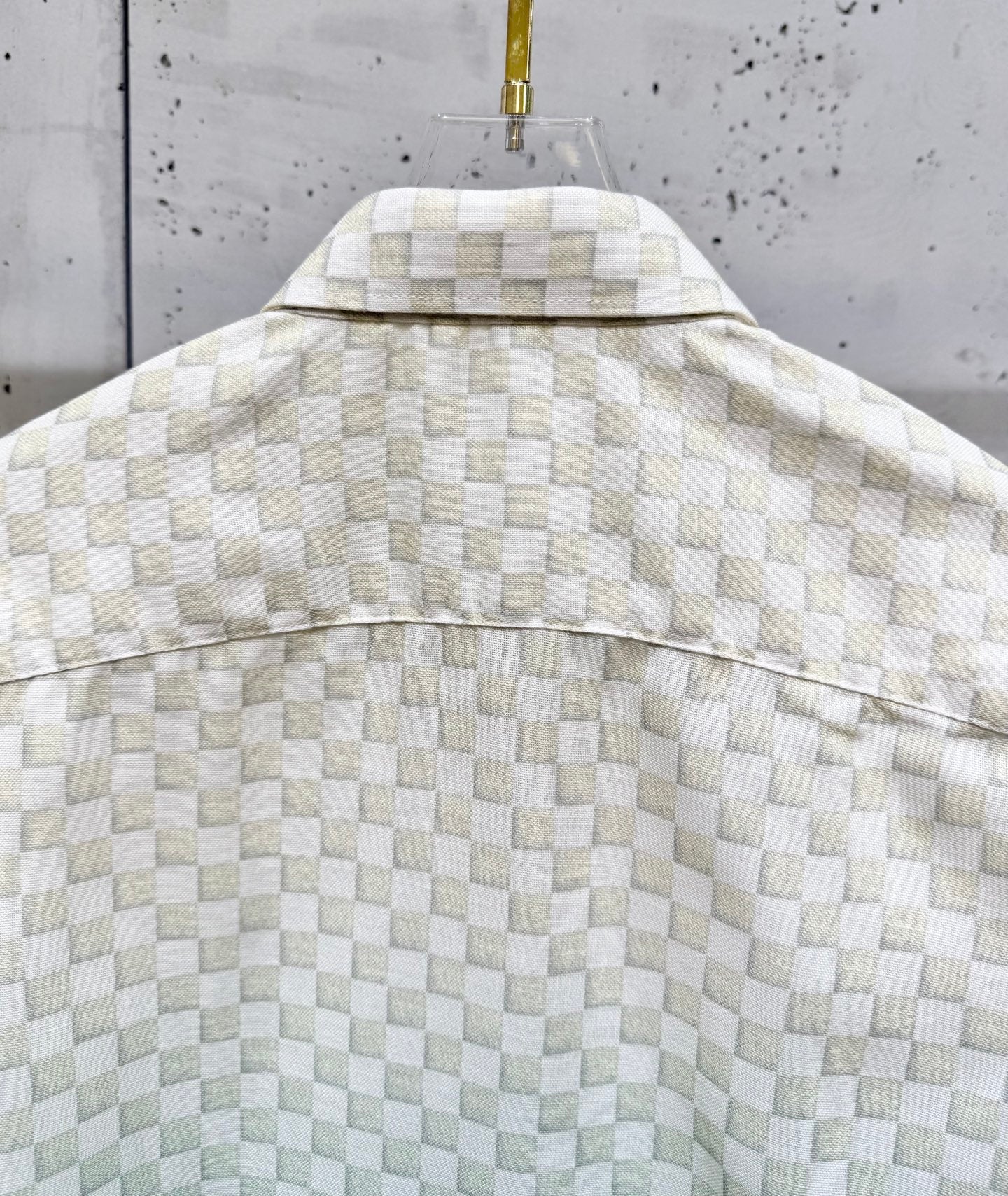 Pre-Owned LV Gradient Mosaic Shirt – Luxury Long-Sleeve Button-Up, Premium Fabric, Unisex