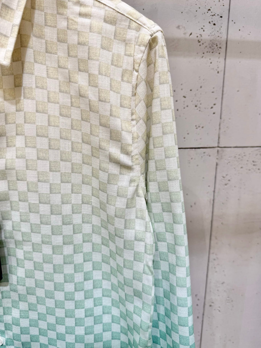 Pre-Owned LV Gradient Mosaic Shirt – Luxury Long-Sleeve Button-Up, Premium Fabric, Unisex