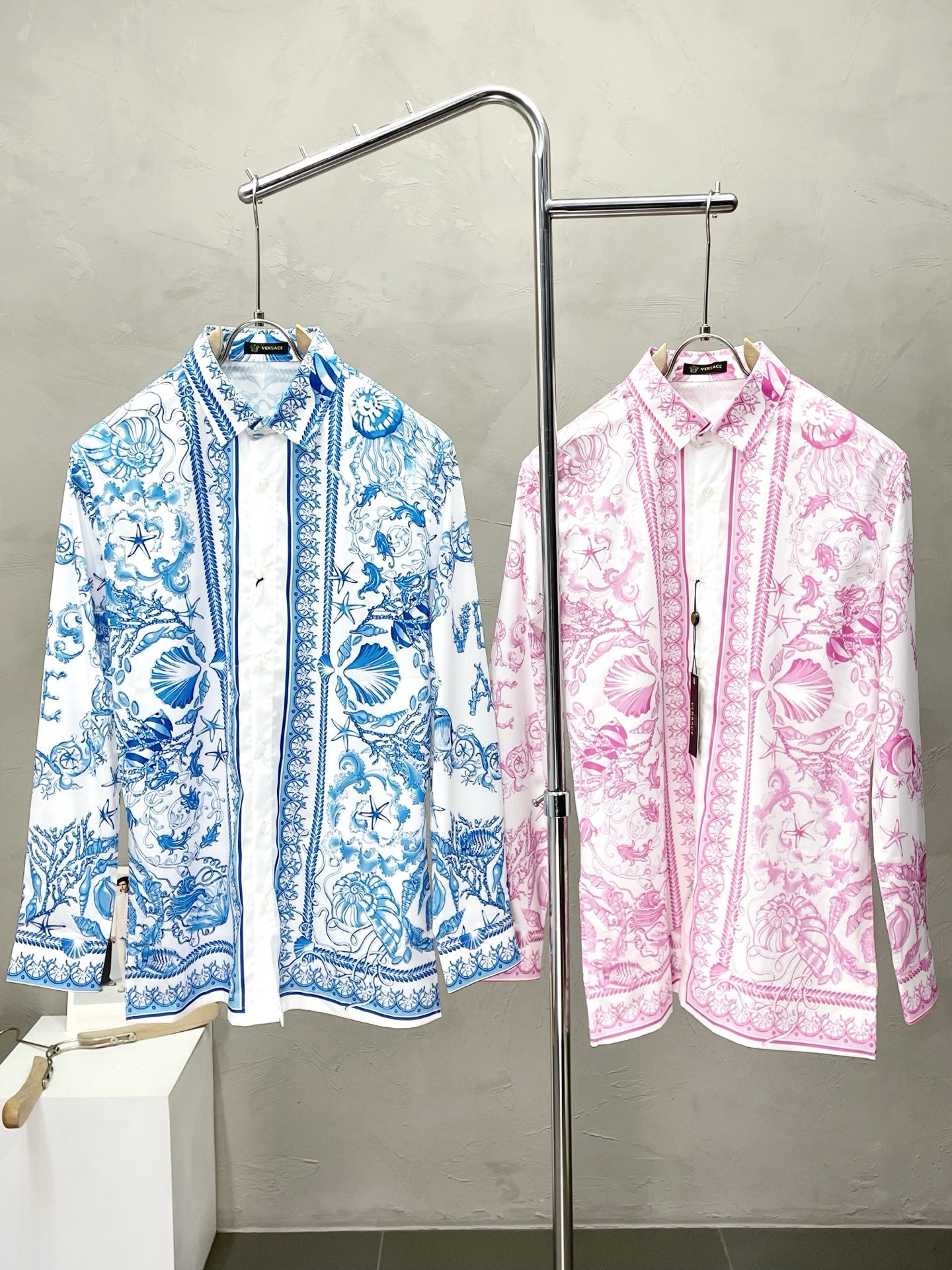 Pre-Owned Versace Baroque Print Long-Sleeve Shirt – Luxury Designer Silk Blend, Iconic Pattern, Unisex