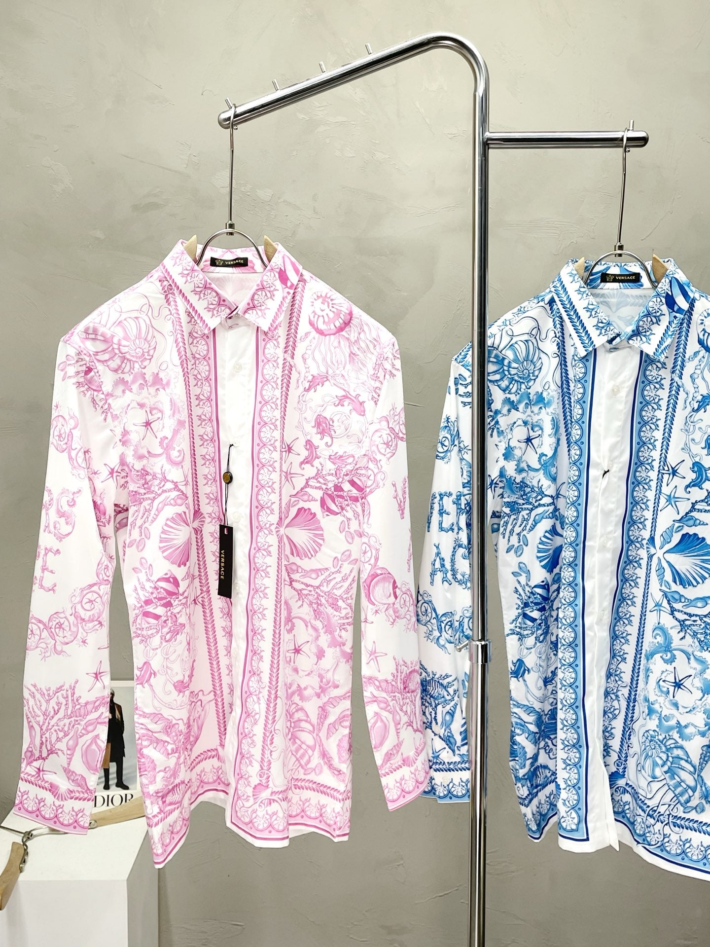Pre-Owned Versace Baroque Print Long-Sleeve Shirt – Luxury Designer Silk Blend, Iconic Pattern, Unisex