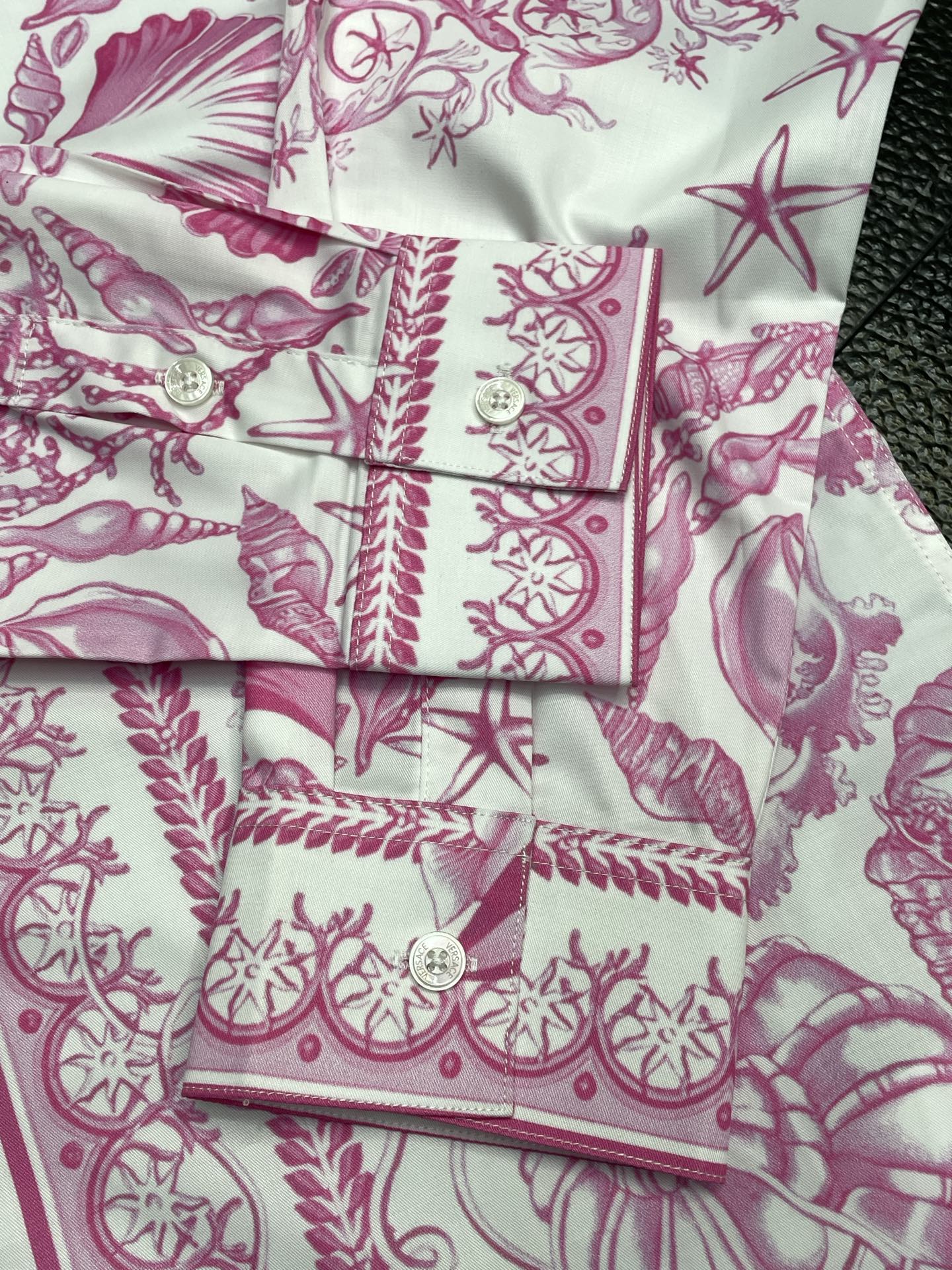 Pre-Owned Versace Baroque Print Long-Sleeve Shirt – Luxury Designer Silk Blend, Iconic Pattern, Unisex