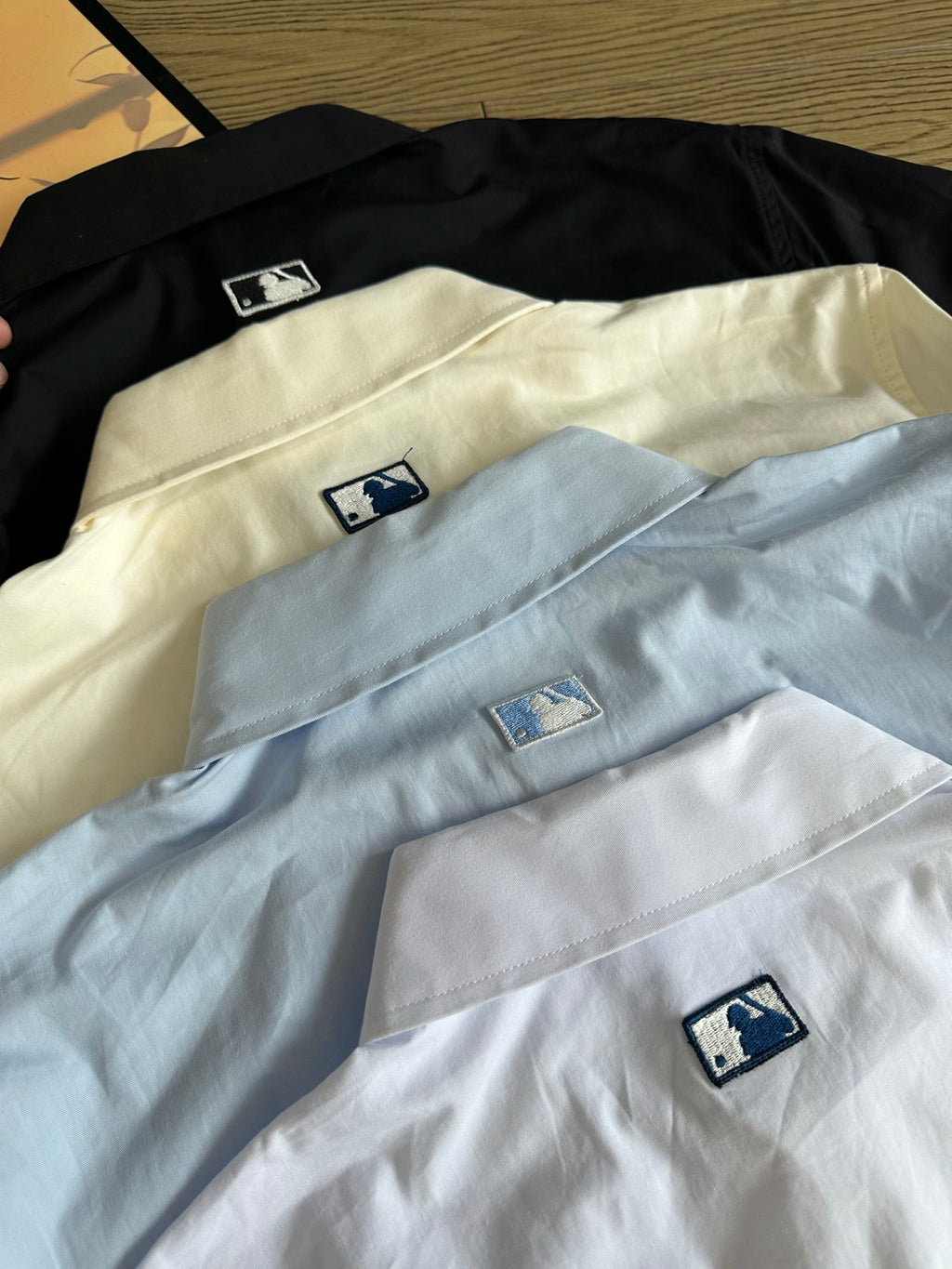 Pre-Owned MLB NY Logo Embroidered Shirt – Casual Button-Up with Chest Pocket Patch, Unisex Style