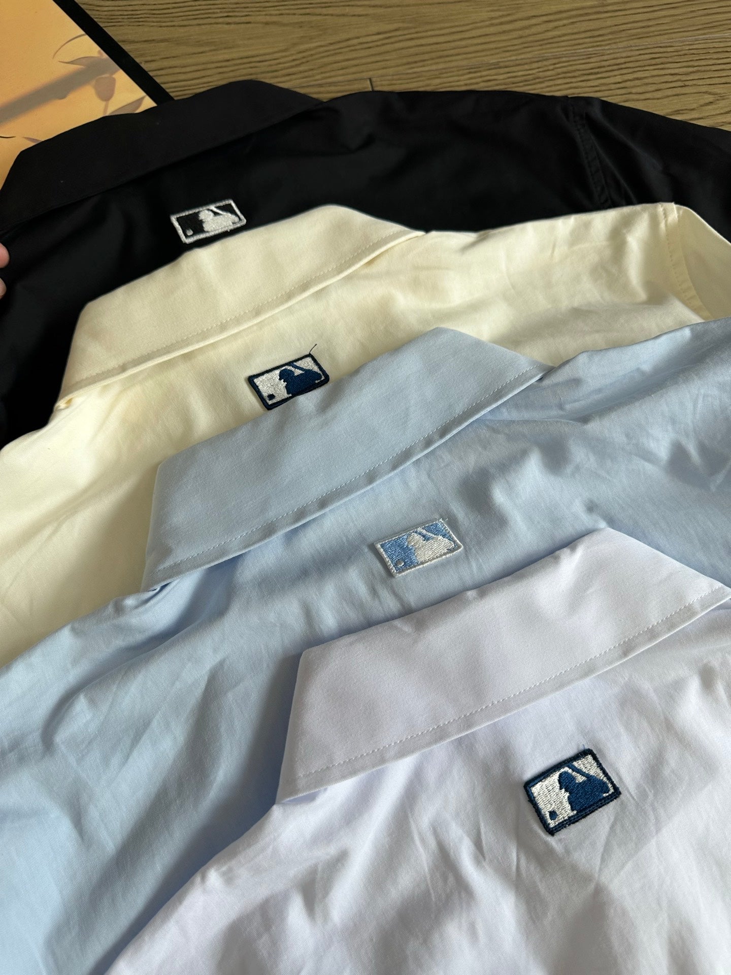 Pre-Owned MLB NY Logo Embroidered Shirt – Casual Button-Up with Chest Pocket Patch, Unisex Style
