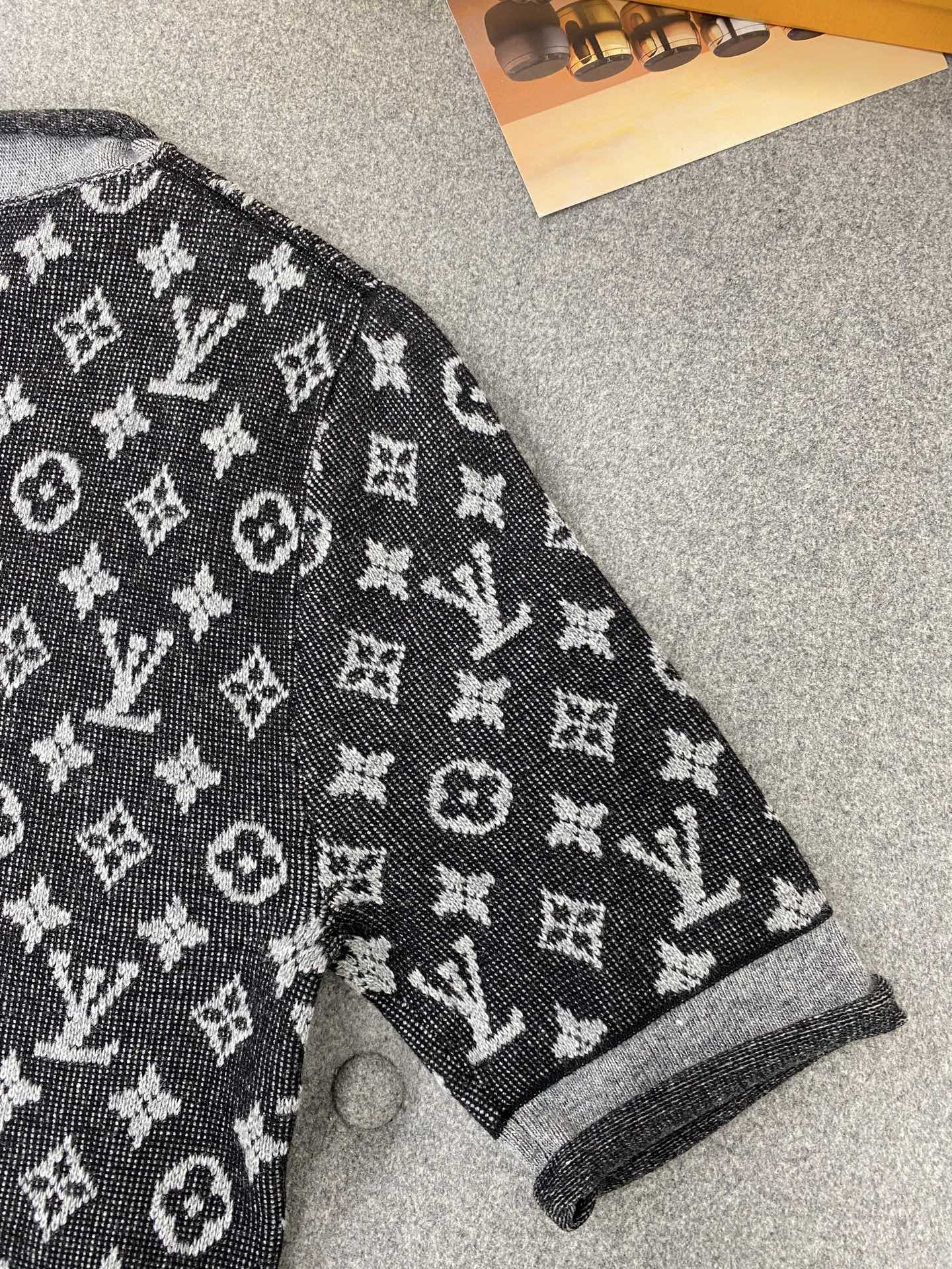 Pre-Owned LV Monogram Jacquard Knit T-Shirt – Luxury Short-Sleeve Top, Like New