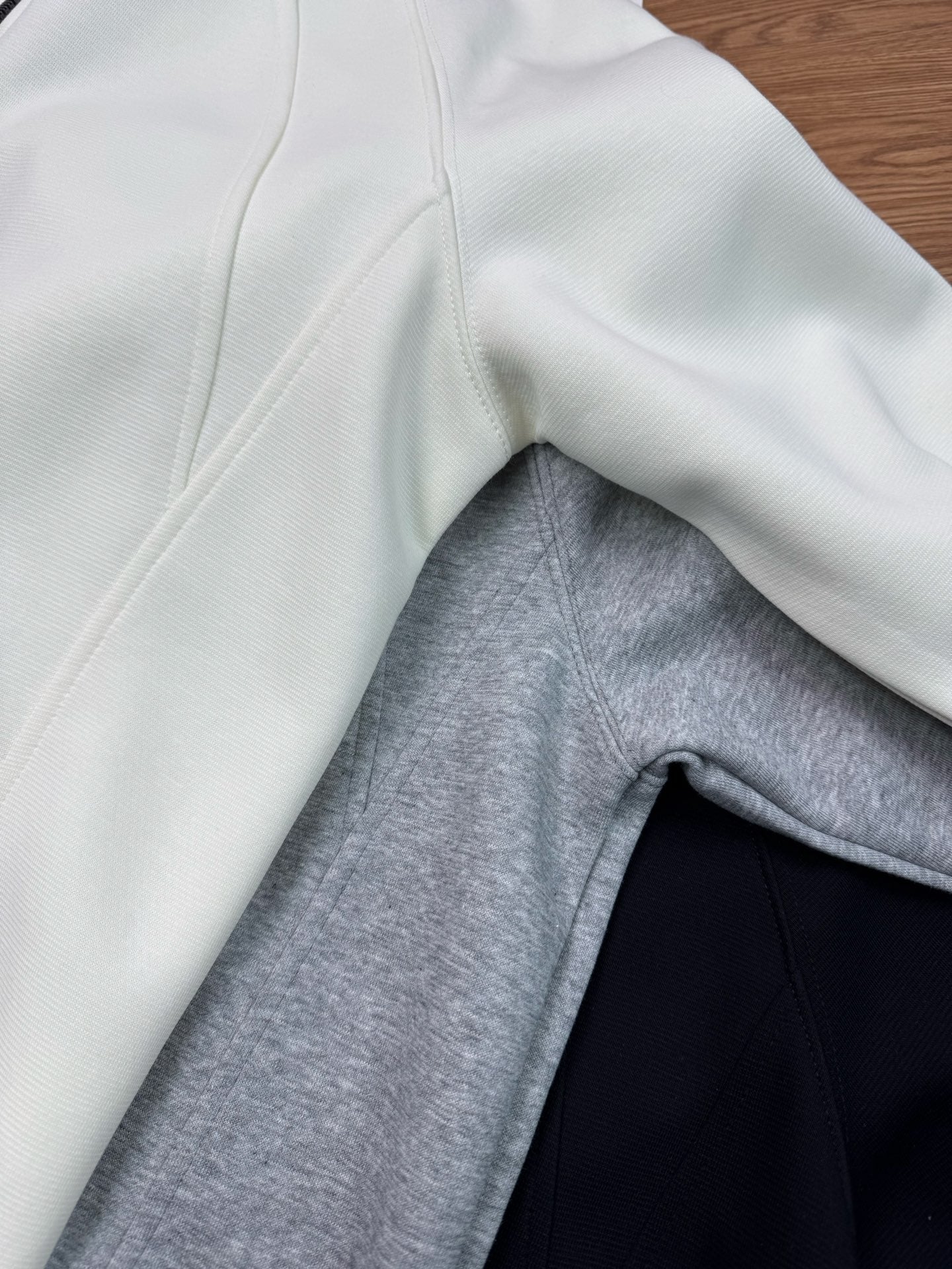 Pre-Owned Lululemon Half-Zip Pullover Sweatshirt – Men’s Athletic Training Jacket, Like New