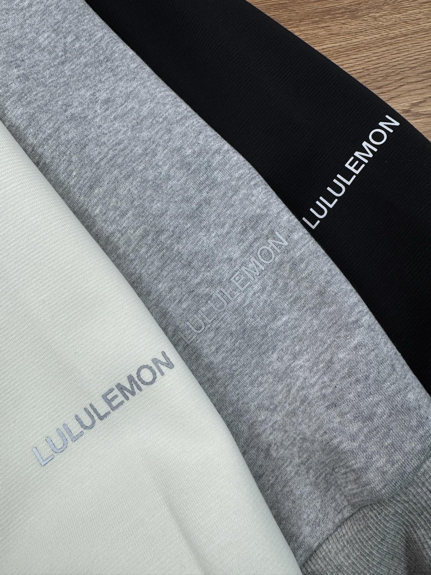 Pre-Owned Lululemon Half-Zip Pullover Sweatshirt – Men’s Athletic Training Jacket, Like New