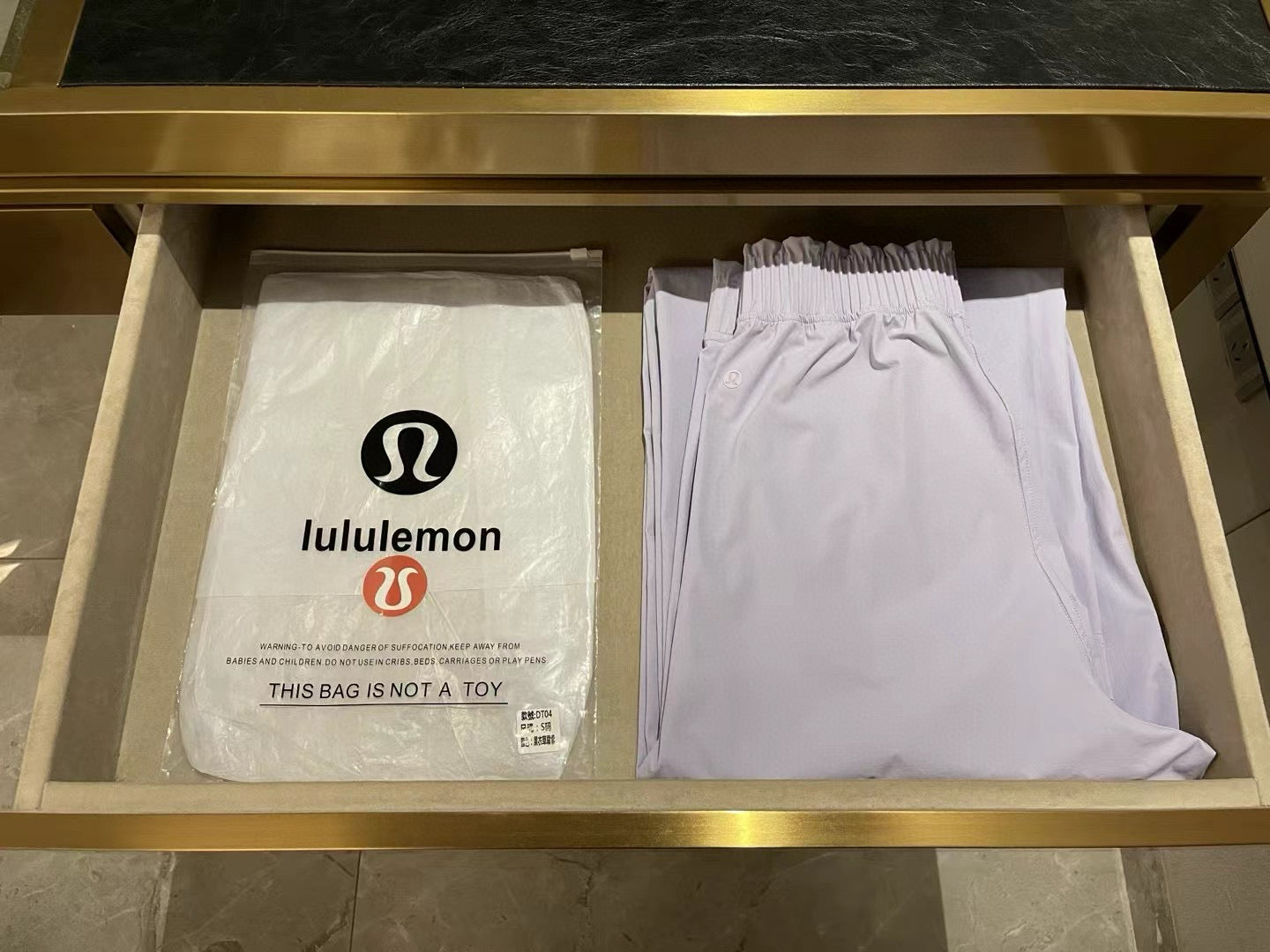 Lululemon Stretch Woven Pants – Lightweight Slim Fit, High Waist Tapered Legs, Comfortable Everyday Wear