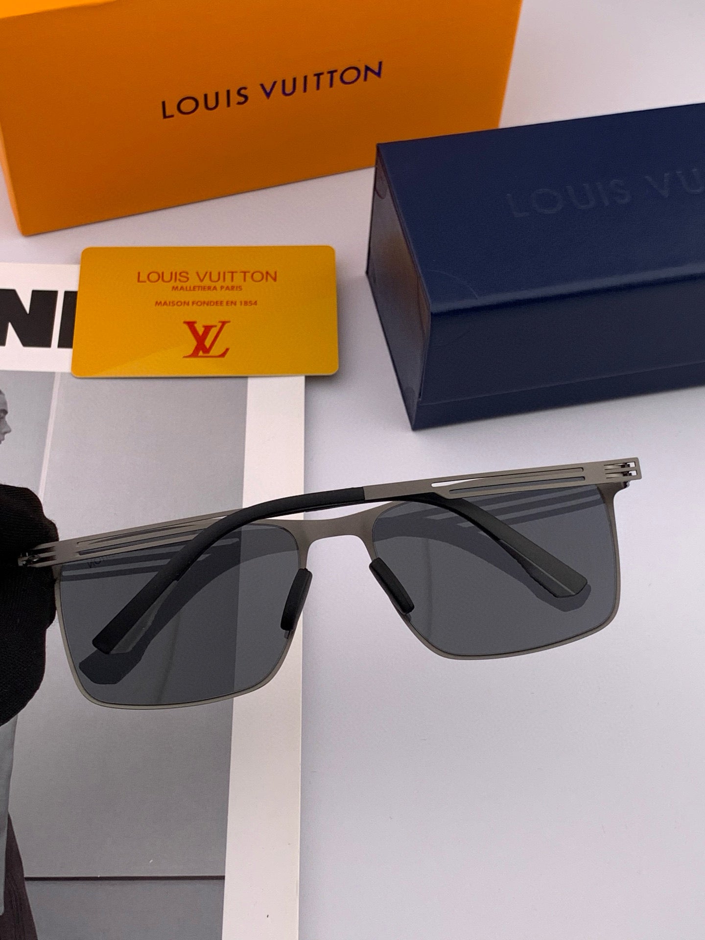 Pre-Owned Louis Vuitton LV Flight Square Aviator Sunglasses – 2025 Signature Pilot