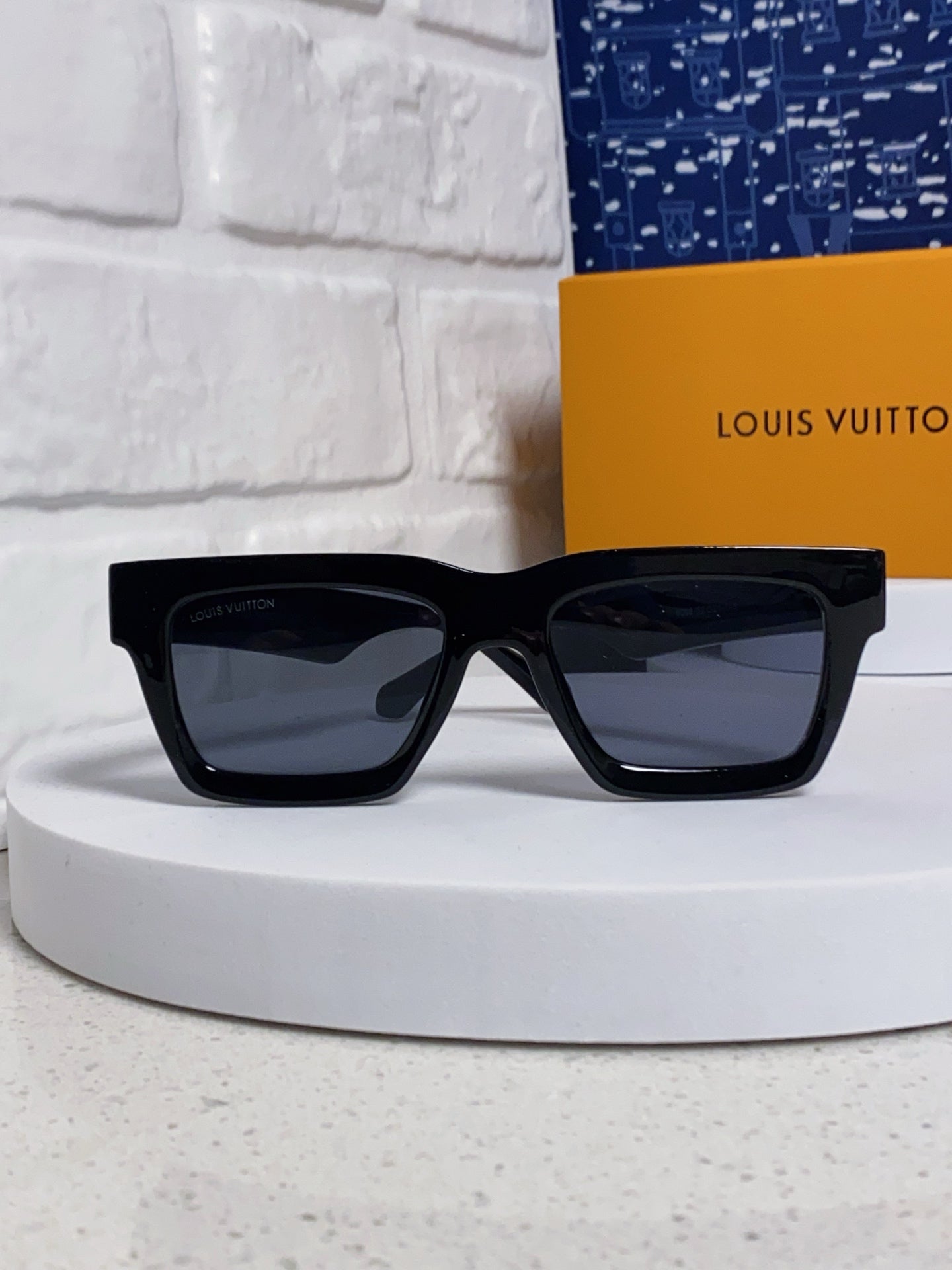 Authentic Pre-Owned Louis Vuitton Flight Aviators – Bold Brow Bar & LV Hinges