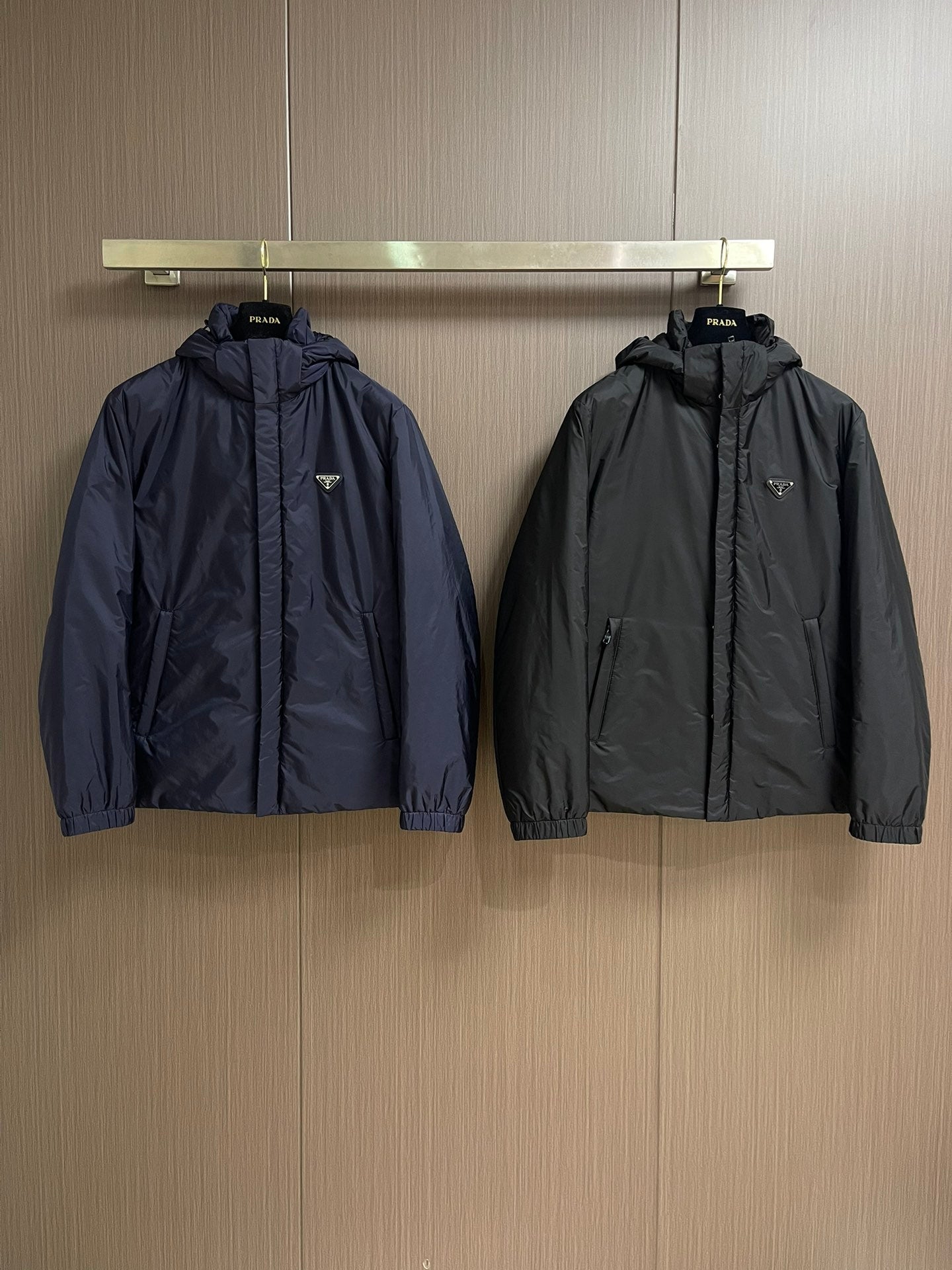 Pre-Owned Prada Down Jacket – Classic Hooded Puffer Coat with Iconic Triangle Logo, Black Edition