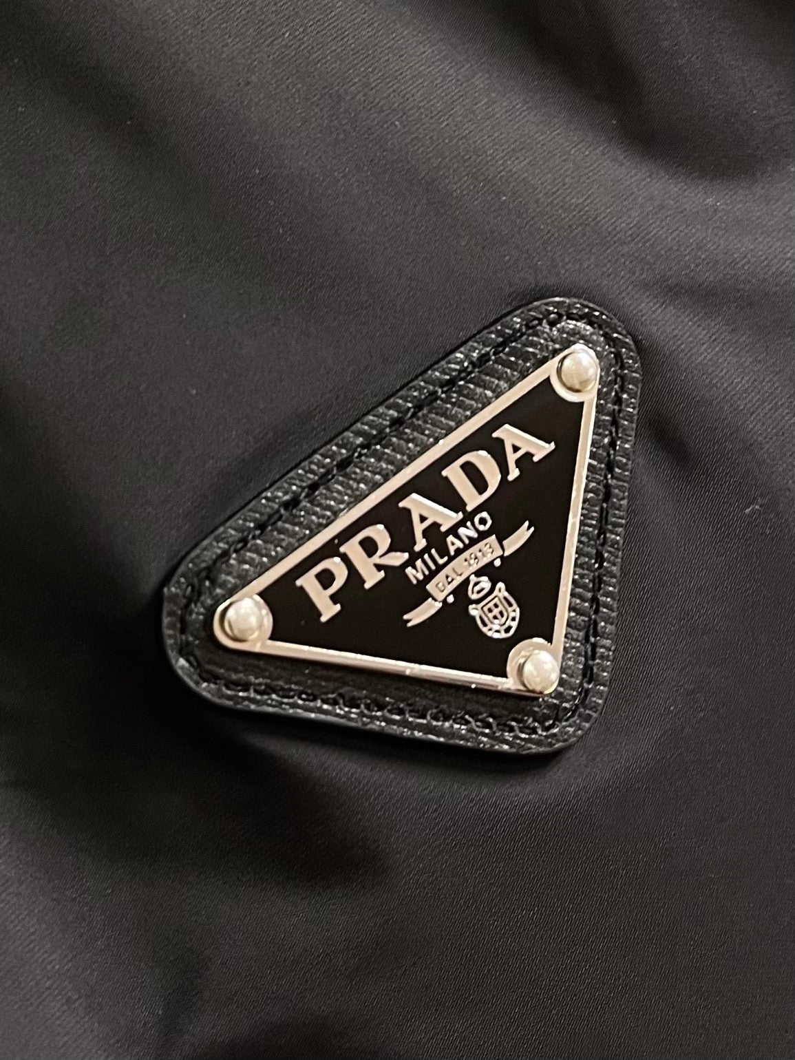 Pre-Owned Prada Down Jacket – Classic Hooded Puffer Coat with Iconic Triangle Logo, Black Edition