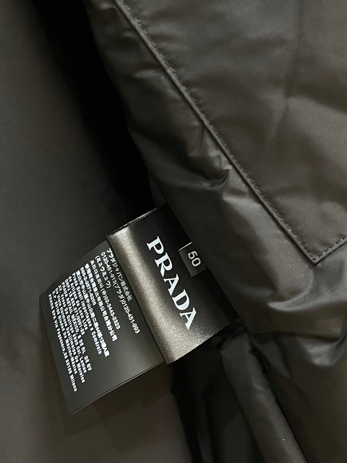Pre-Owned Prada Down Jacket – Classic Hooded Puffer Coat with Iconic Triangle Logo, Black Edition