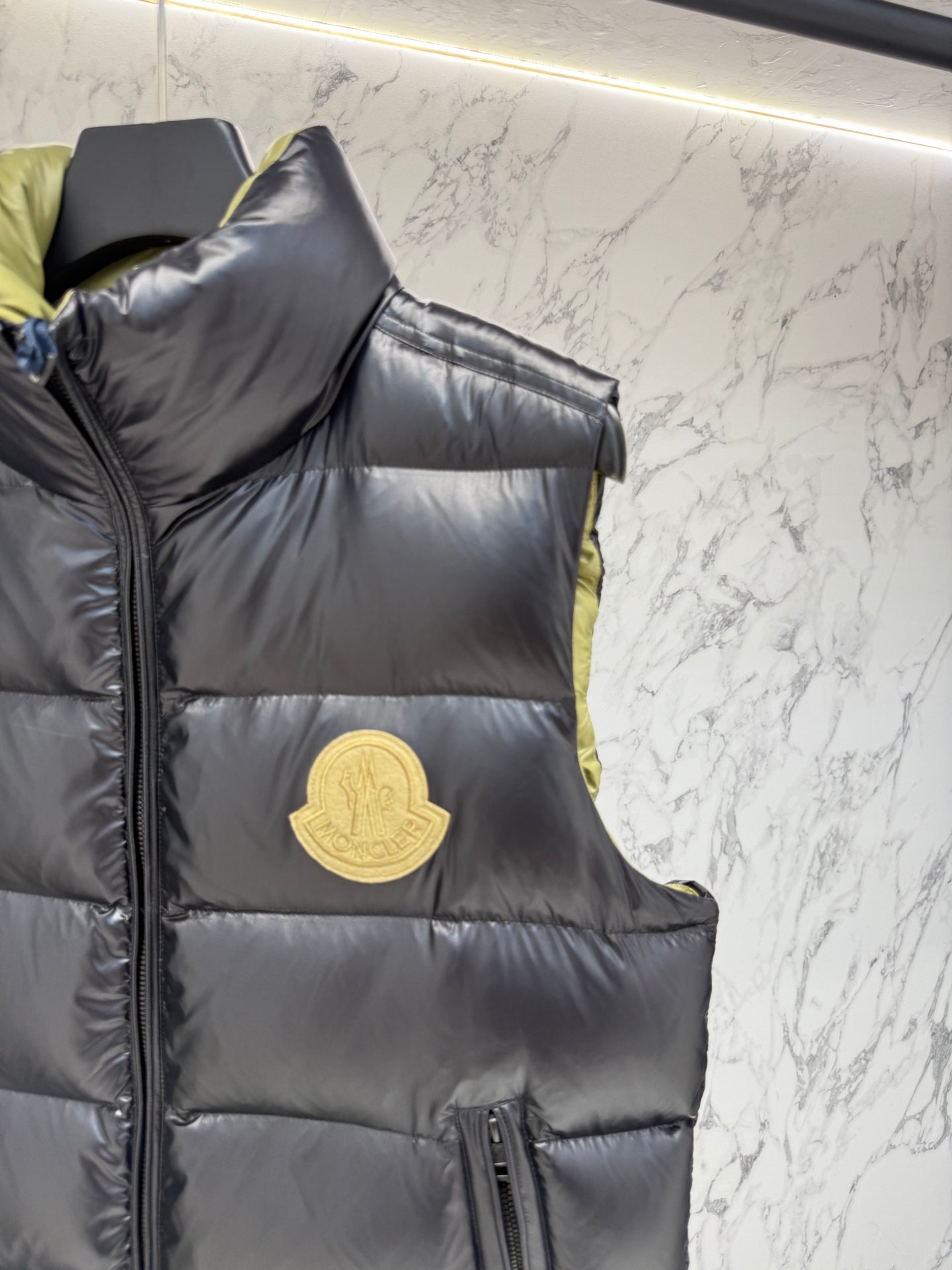 Pre-Owned Moncler Down Vest – Luxury Puffer Gilet with Iconic Logo, Timeless Black & Yellow Lining
